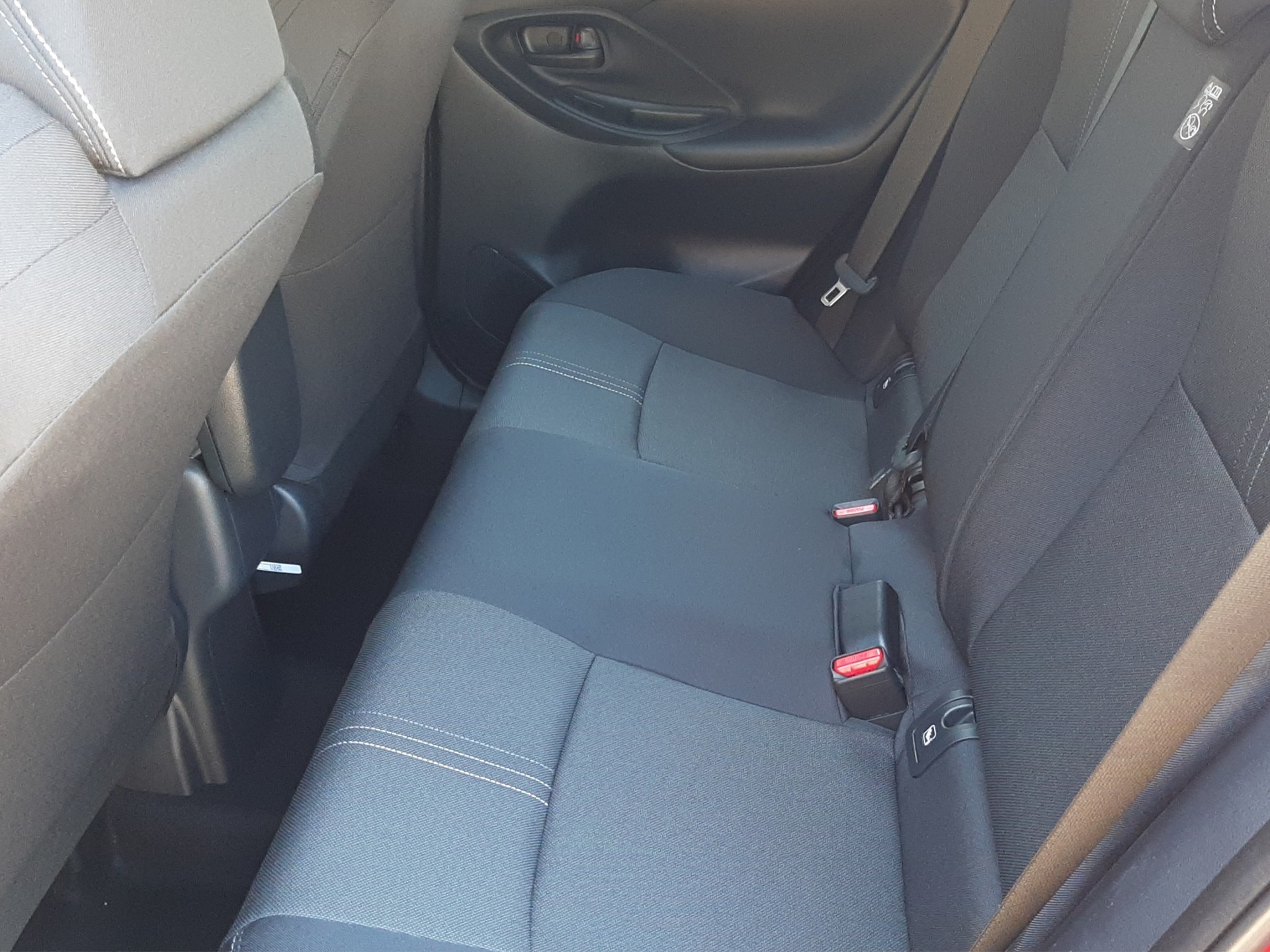 TOYOTA Yaris 1.5 VVT-i HSD Trend-image-12