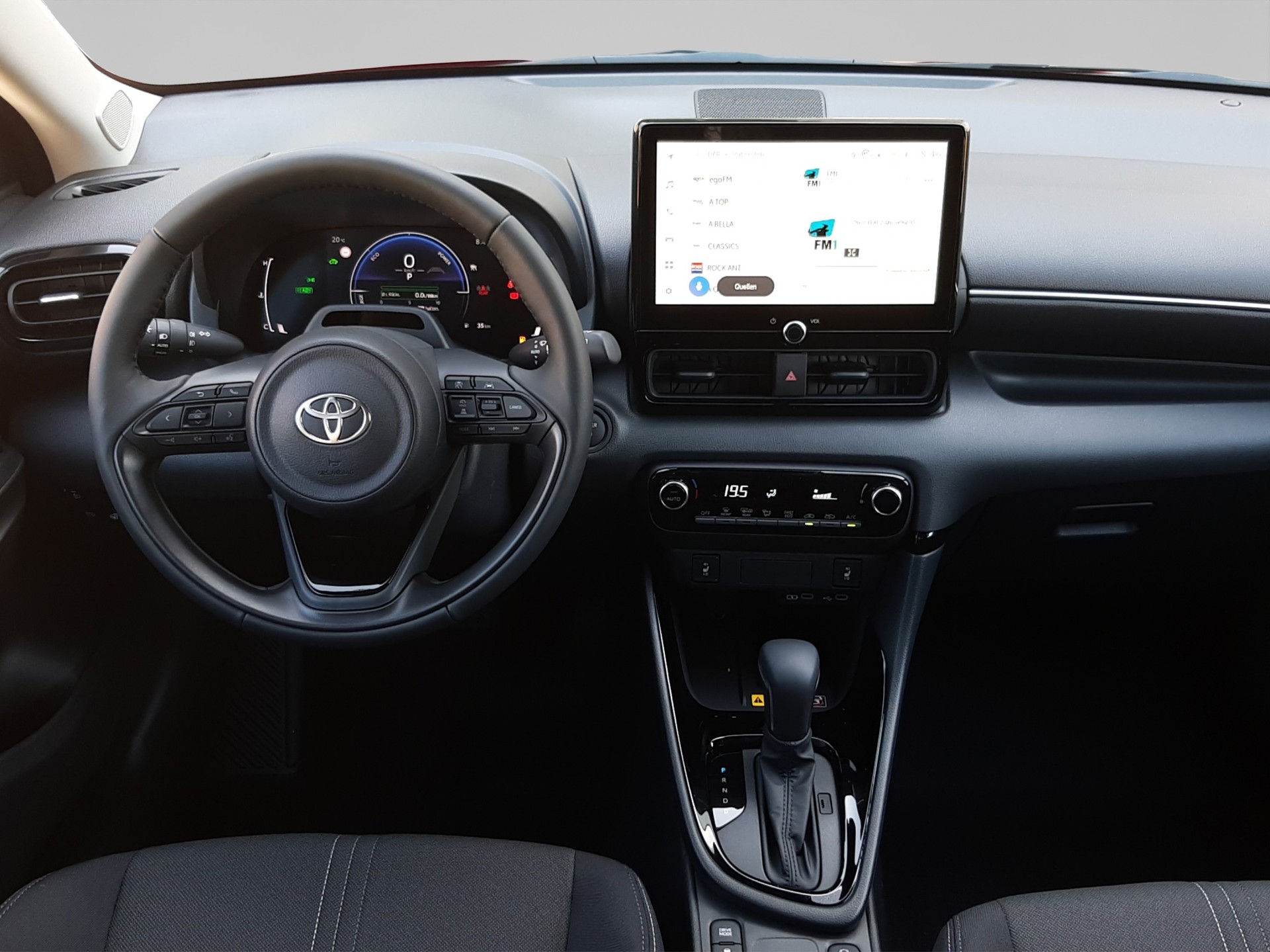 TOYOTA Yaris 1.5 VVT-i HSD Trend-image-11