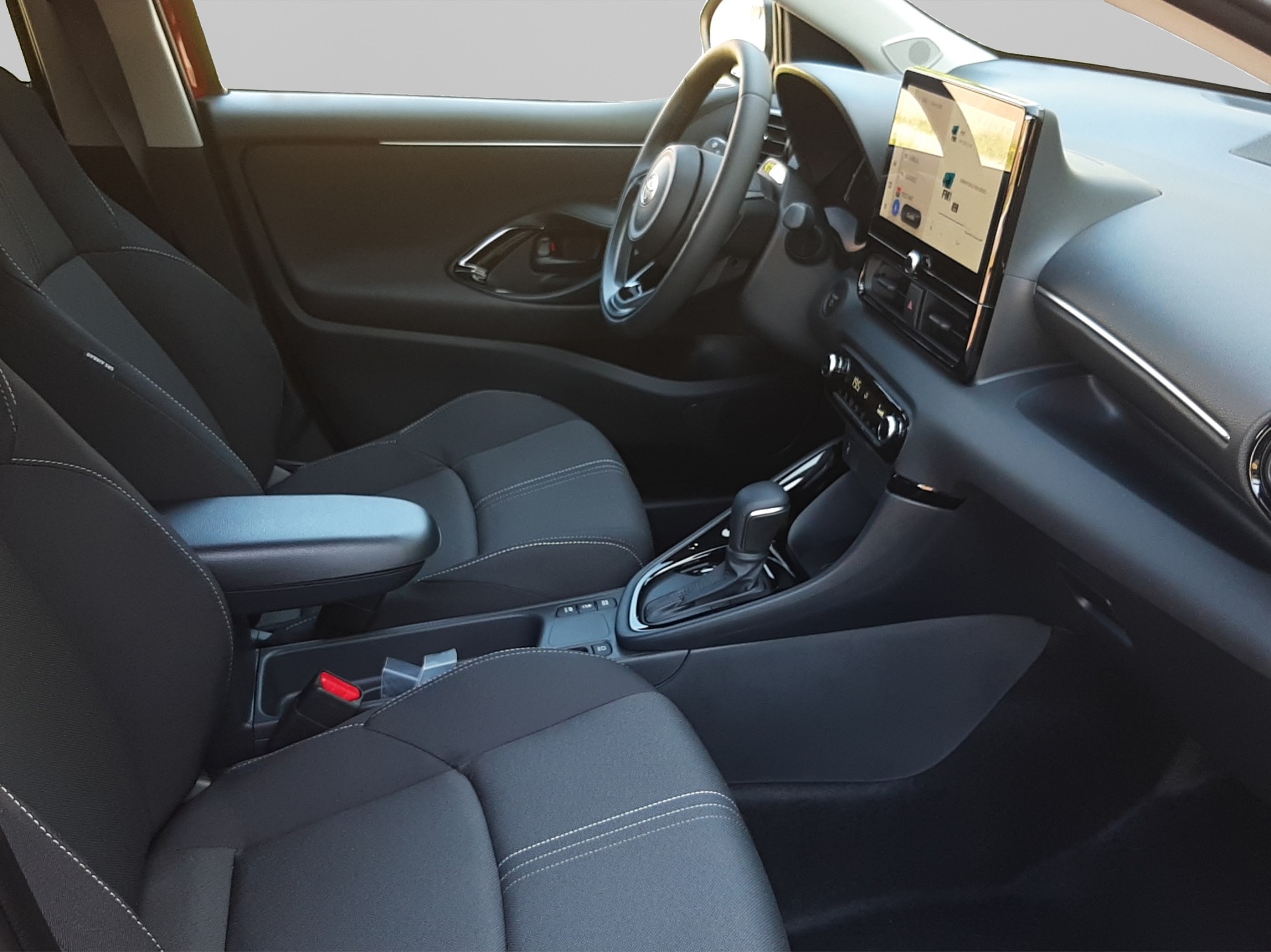 TOYOTA Yaris 1.5 VVT-i HSD Trend-image-15