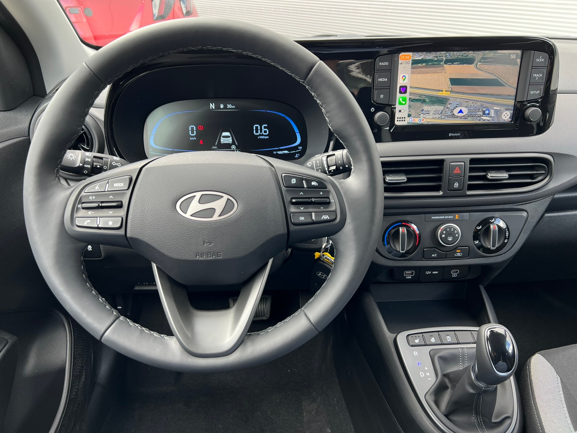 HYUNDAI i10 1.2 Amplia Aut.-image-10