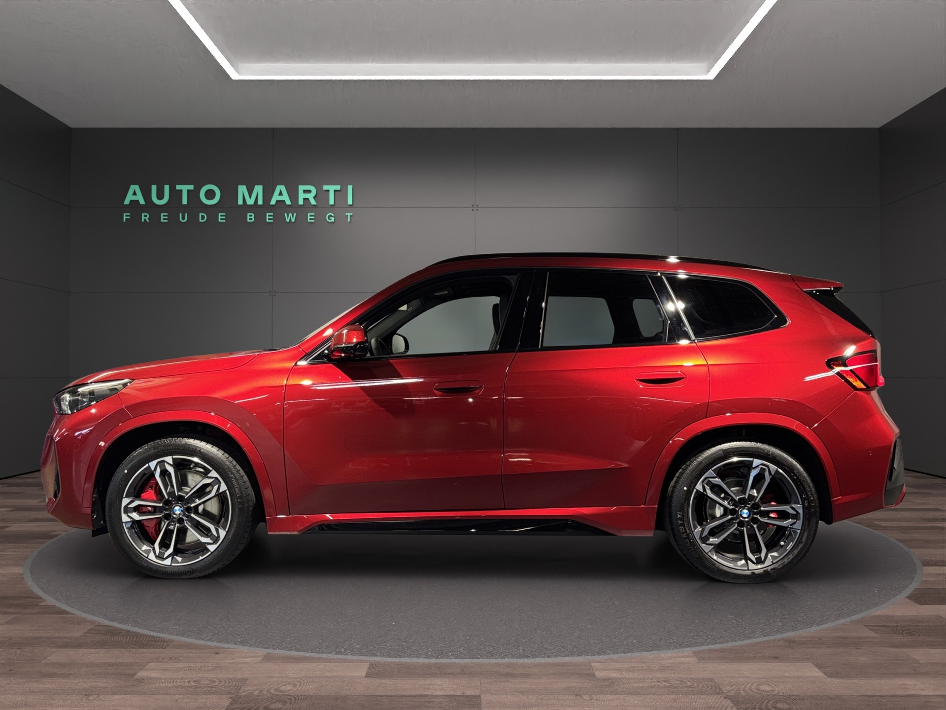 BMW iX1 30 xDrive-showroom-element-1