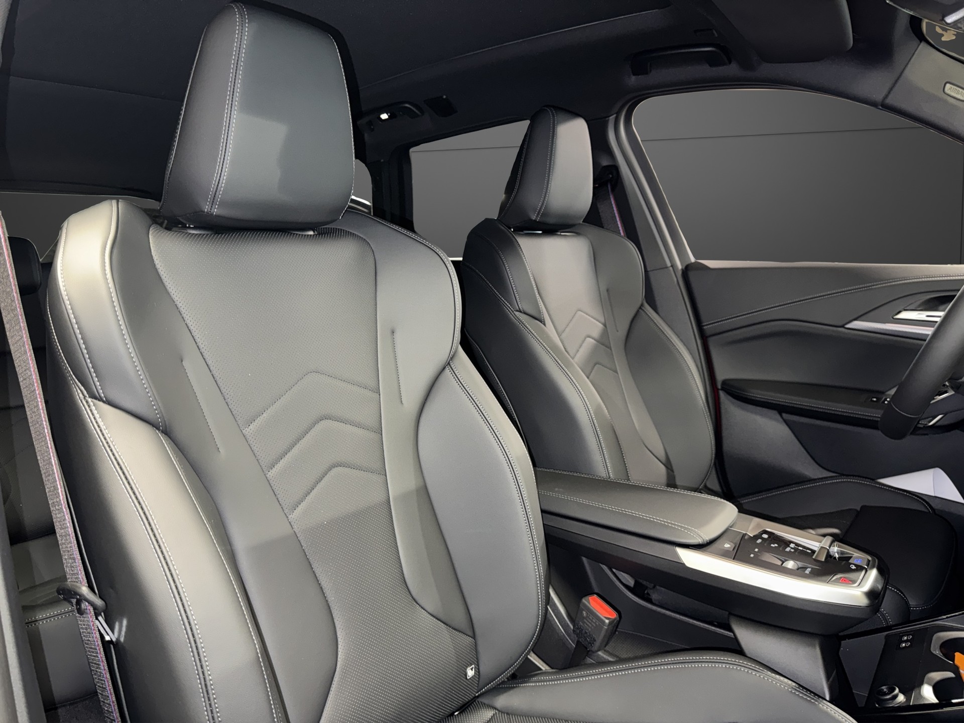 BMW iX1 30 xDrive-image-17