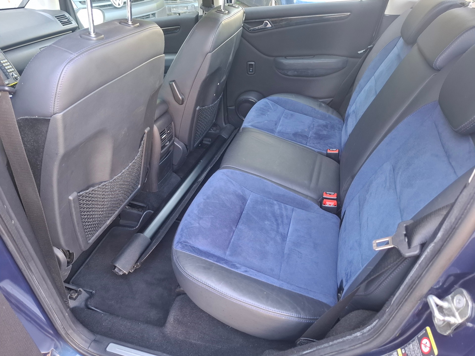 MERCEDES-BENZ A 200-image-12