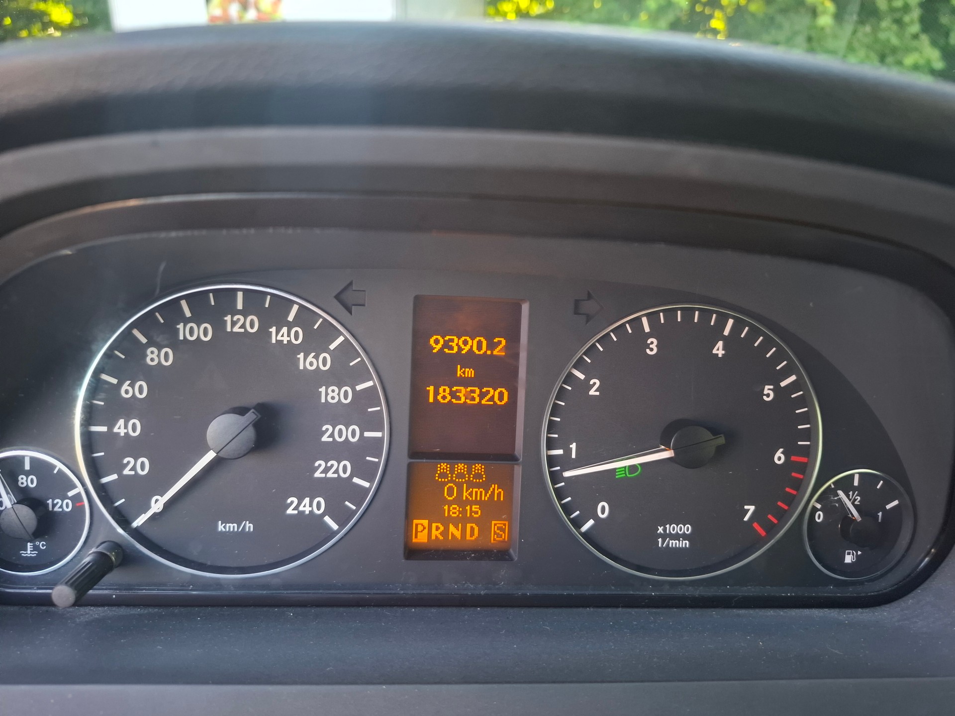 MERCEDES-BENZ A 200-image-14