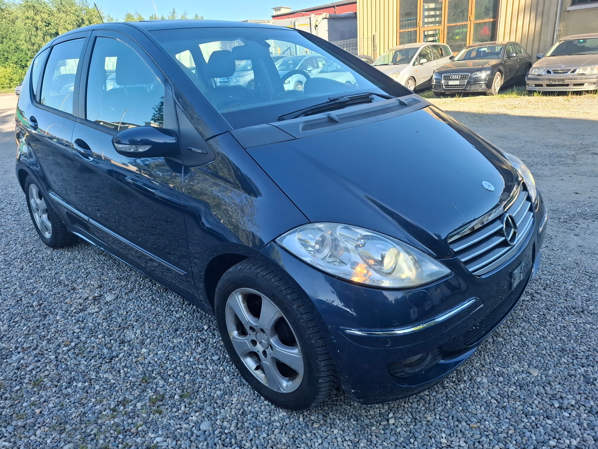 MERCEDES-BENZ A 200-image-1