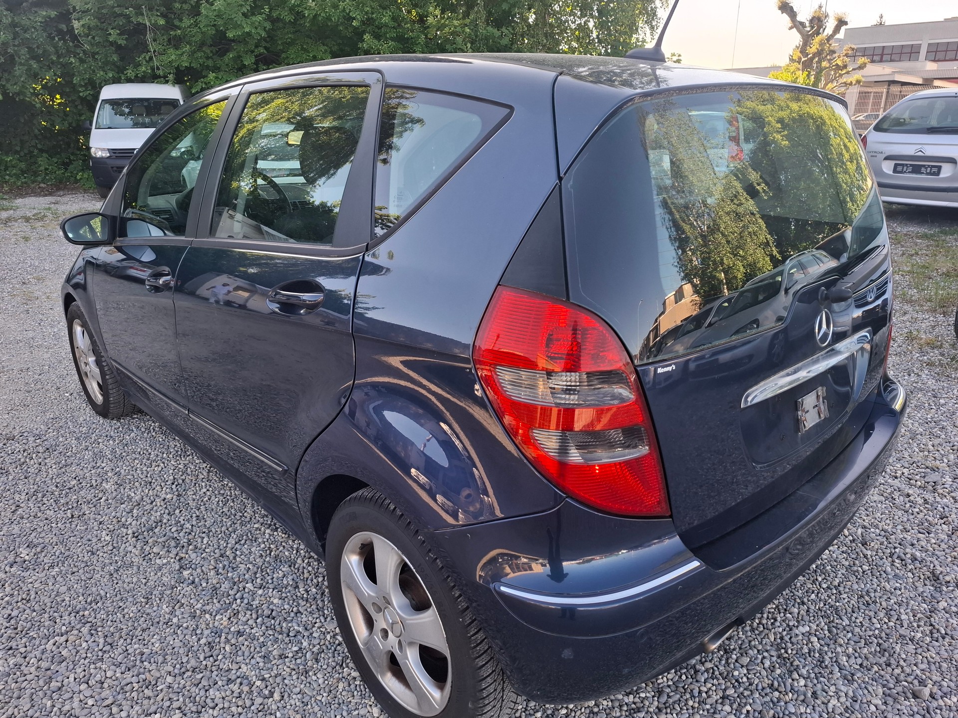 MERCEDES-BENZ A 200-image-6