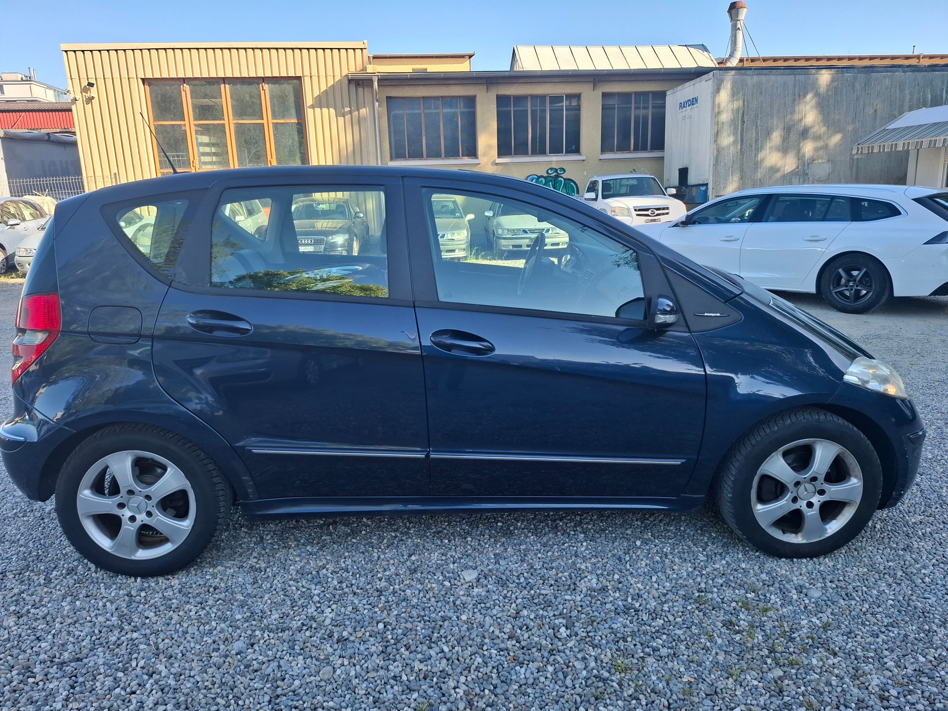 MERCEDES-BENZ A 200-image-4