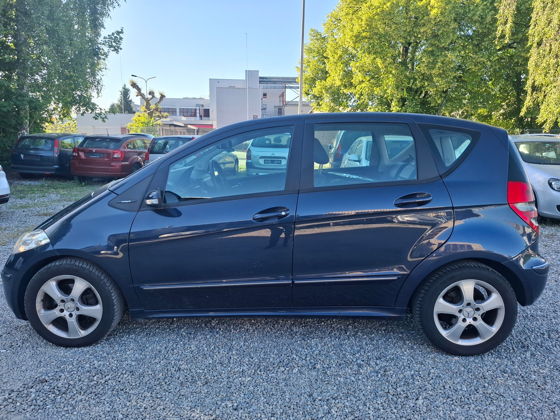 MERCEDES-BENZ A 200-image-3