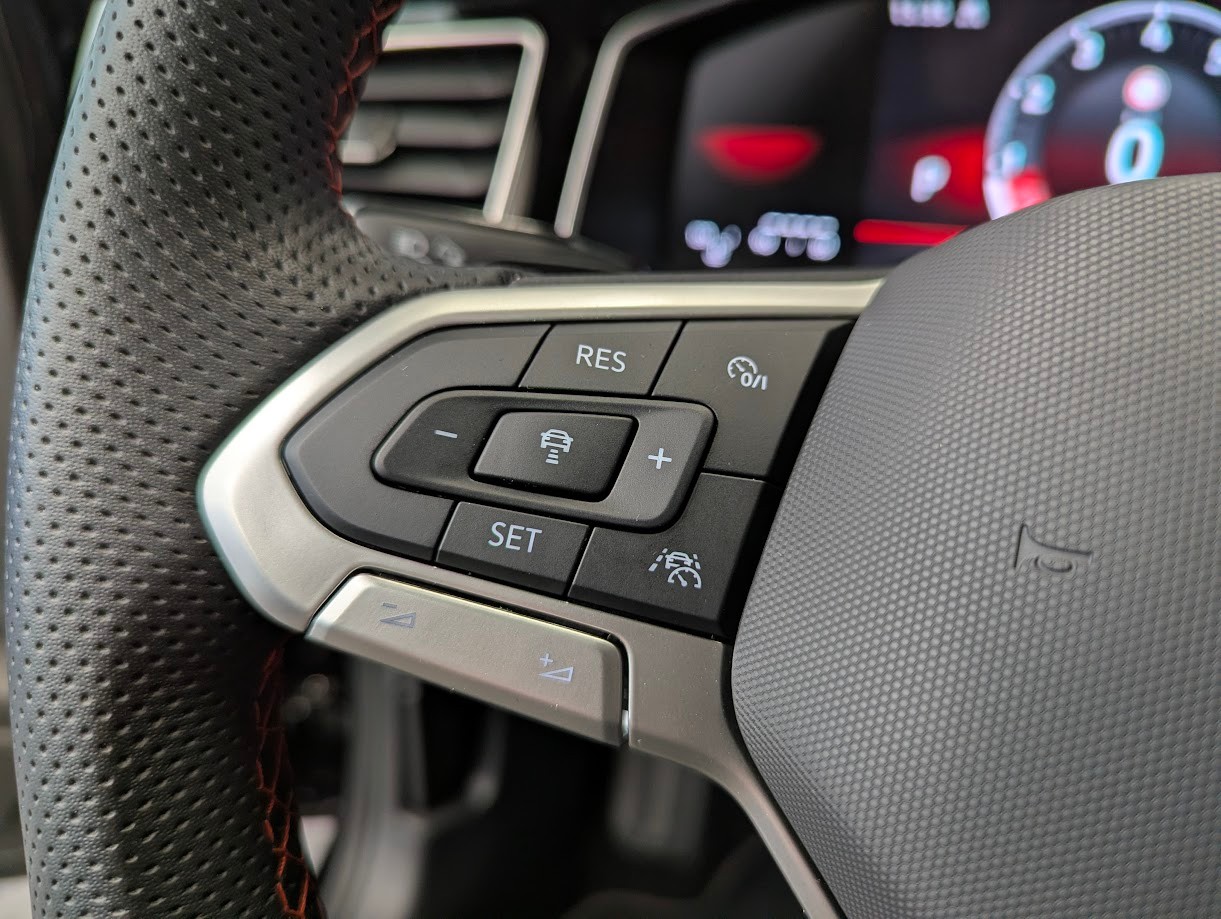 VW Polo 2.0 TSI GTI DSG*1.HAND WERKSGAR IQ-MATRIX LED SITZHEIZUNG KLIMAAUTO FULL-ASSISTS WIRELESS-APP*-image-9
