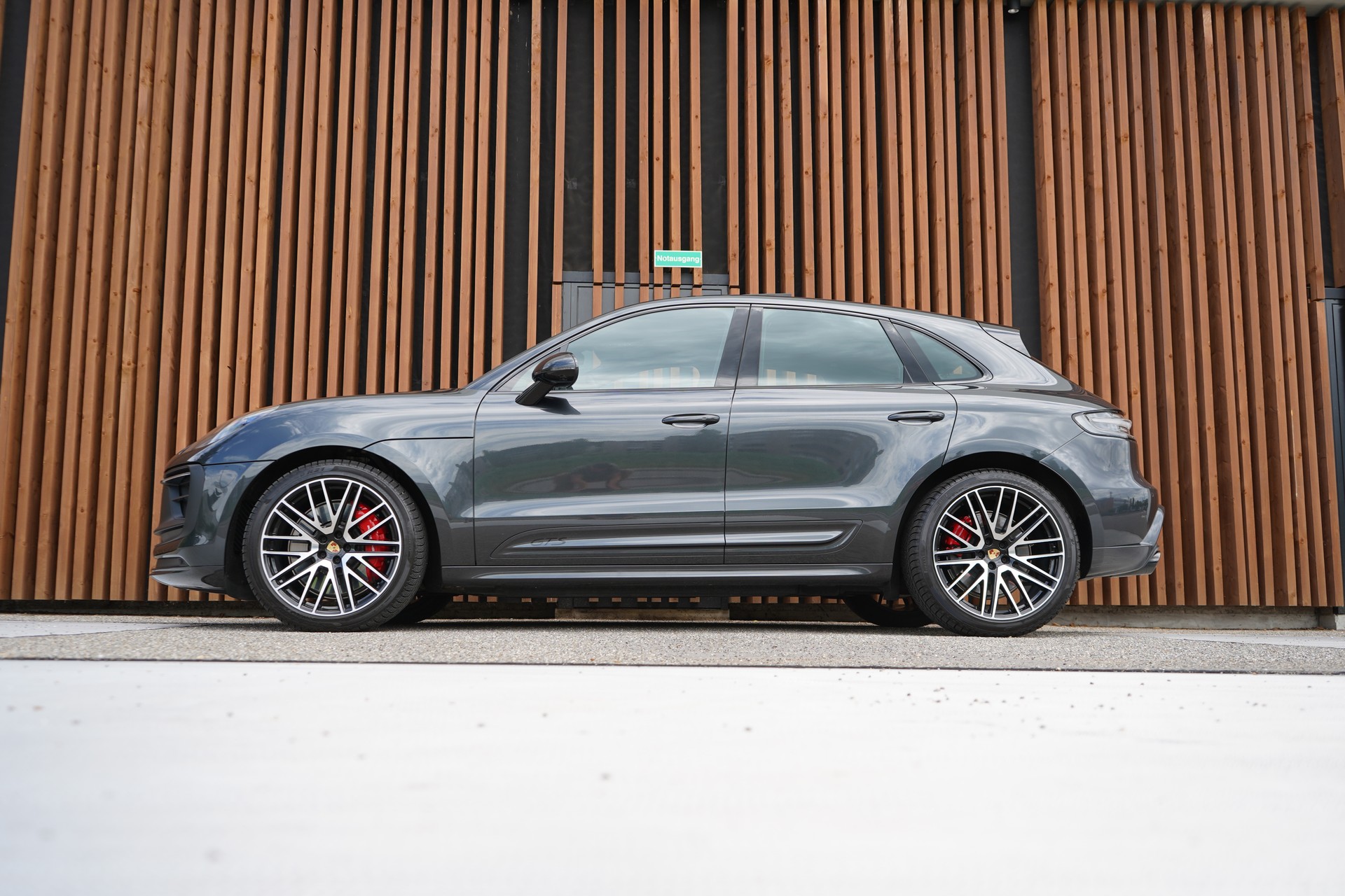 PORSCHE MACAN GTS PDK l 440 PS-showroom-element-1