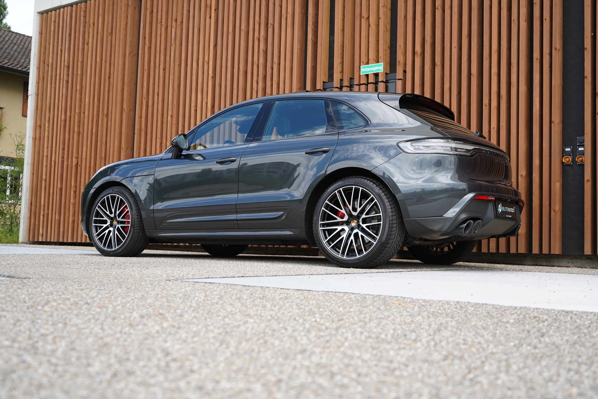 PORSCHE MACAN GTS PDK l 440 PS-image-8