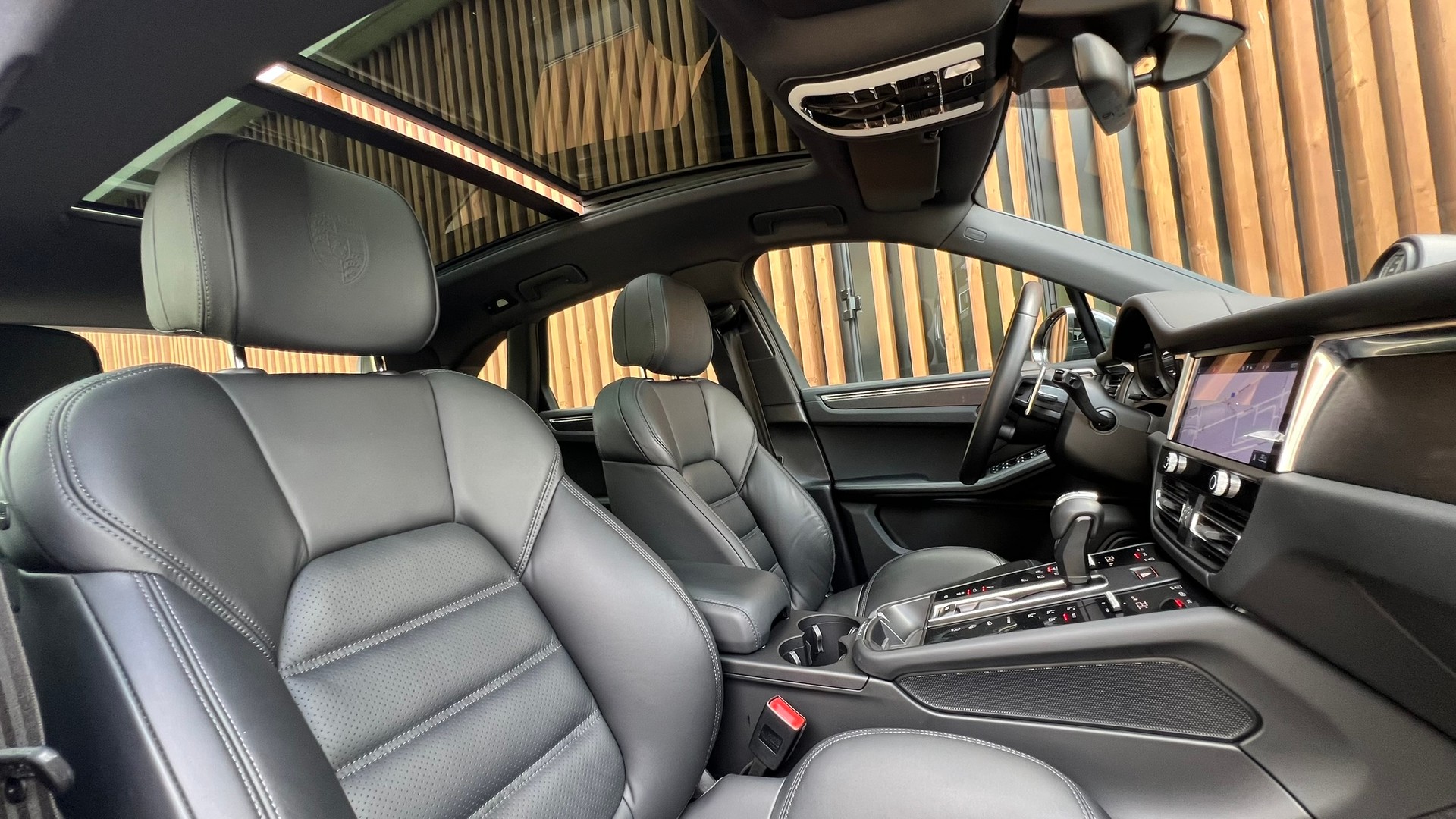 PORSCHE MACAN GTS PDK l 440 PS-image-27