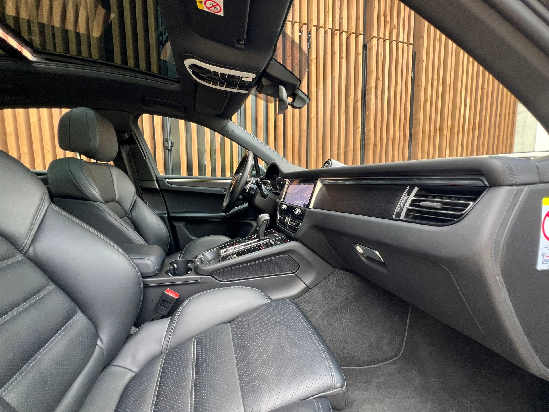 PORSCHE MACAN GTS PDK l 440 PS-image-25