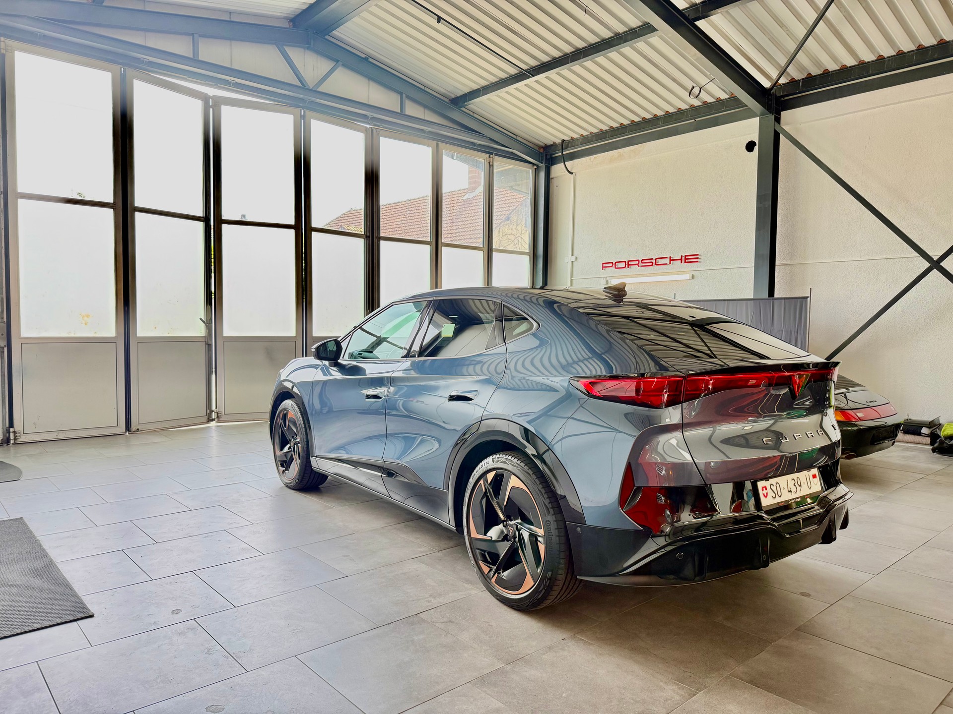 CUPRA Tavascan Type 9 77 kWh Sport Adrenaline / Vollausstattung-image-3