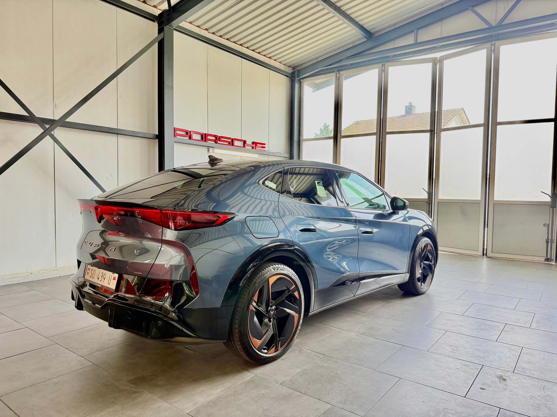 CUPRA Tavascan Type 9 77 kWh Sport Adrenaline / Vollausstattung-image-1