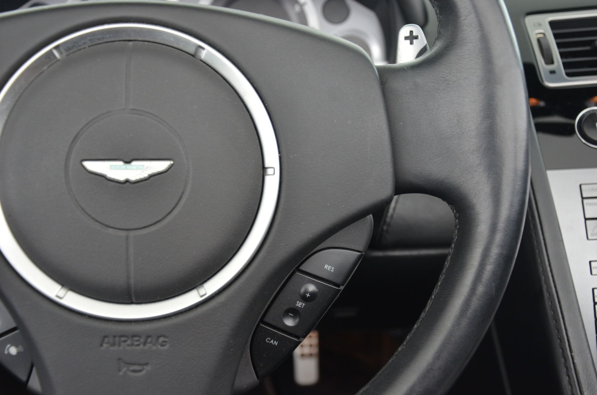 ASTON MARTIN DB9 Volante Touchtronic 2-image-10