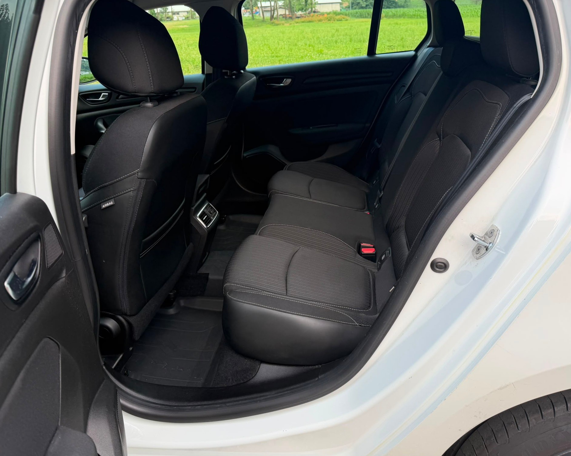 RENAULT Mégane Grandtour 1.5 dCi Business Line EDC-image-11