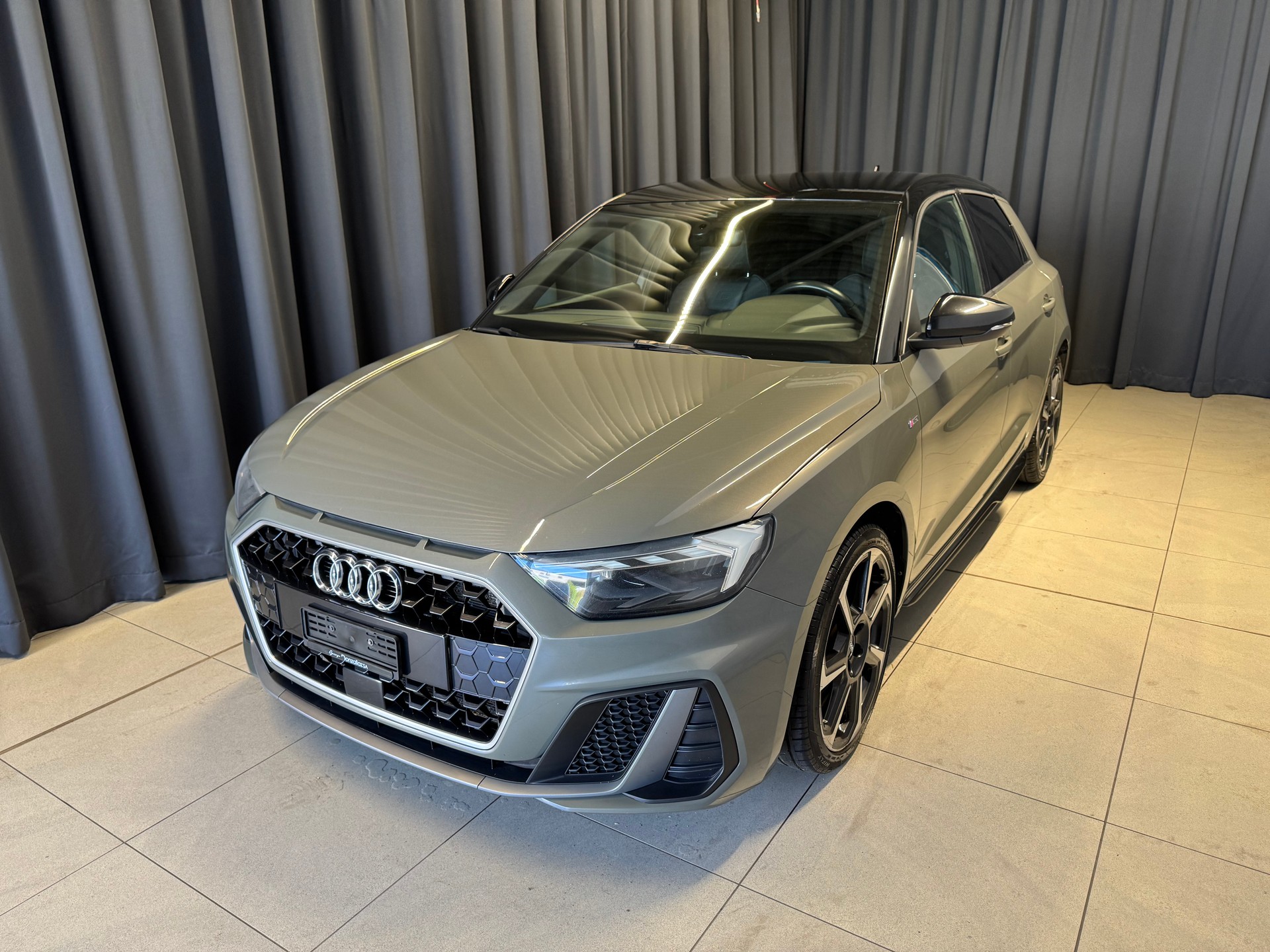 AUDI A1 Sportback 35 TFSI S Line S-tronic (27)-showroom-element-2