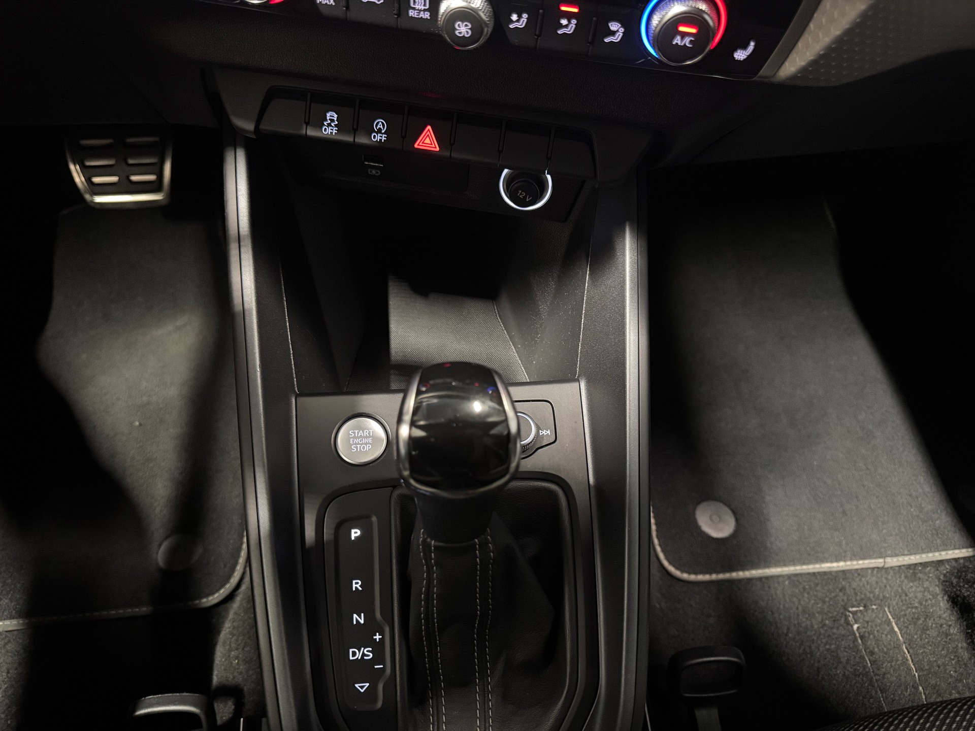 AUDI A1 Sportback 35 TFSI S Line S-tronic (27)-image-14