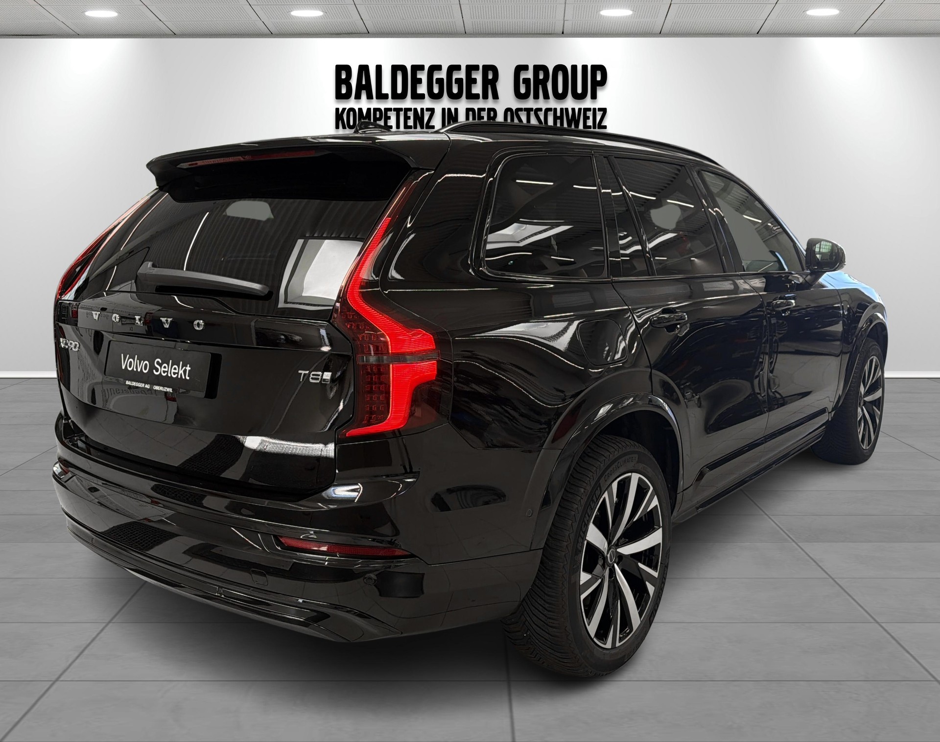 VOLVO XC90 2.0 T8 TE Plus Dark eAWD-showroom-element-2