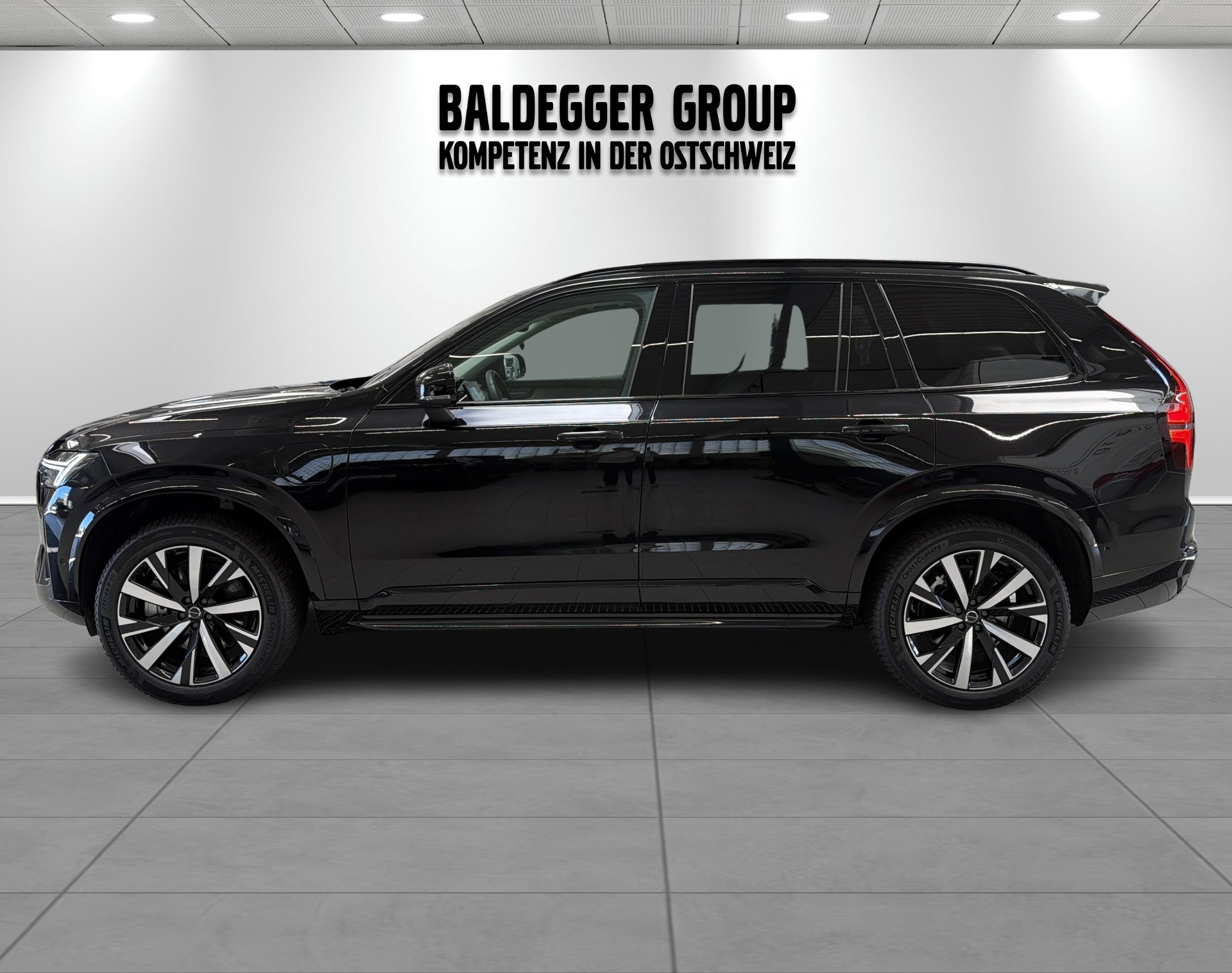 VOLVO XC90 2.0 T8 TE Plus Dark eAWD-showroom-element-1