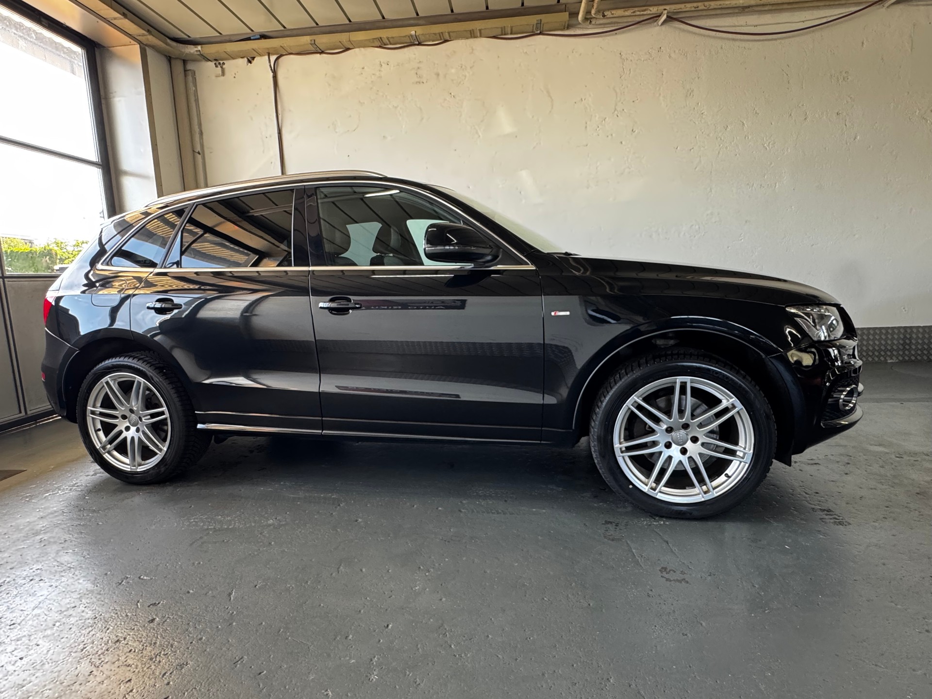 AUDI Q5 3.0 TDI quattro S-tronic-image-6