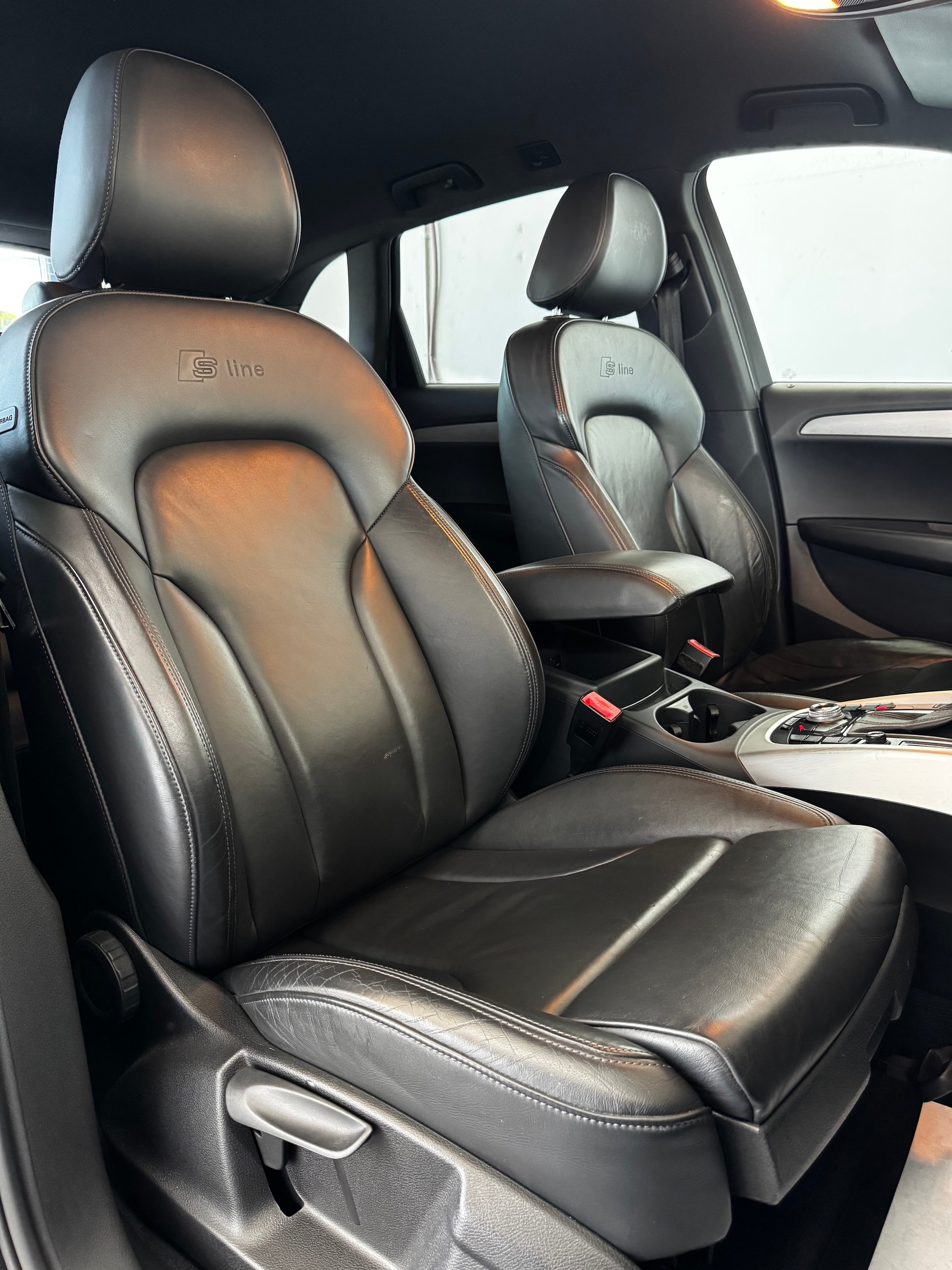 AUDI Q5 3.0 TDI quattro S-tronic-image-18