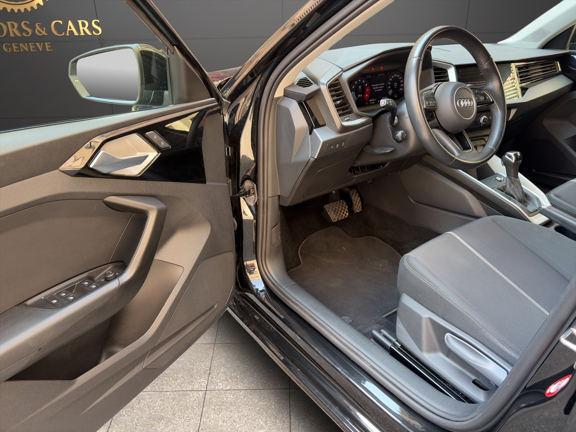 AUDI A1 Sportback 30 TFSI Attraction S-tronic-image-9