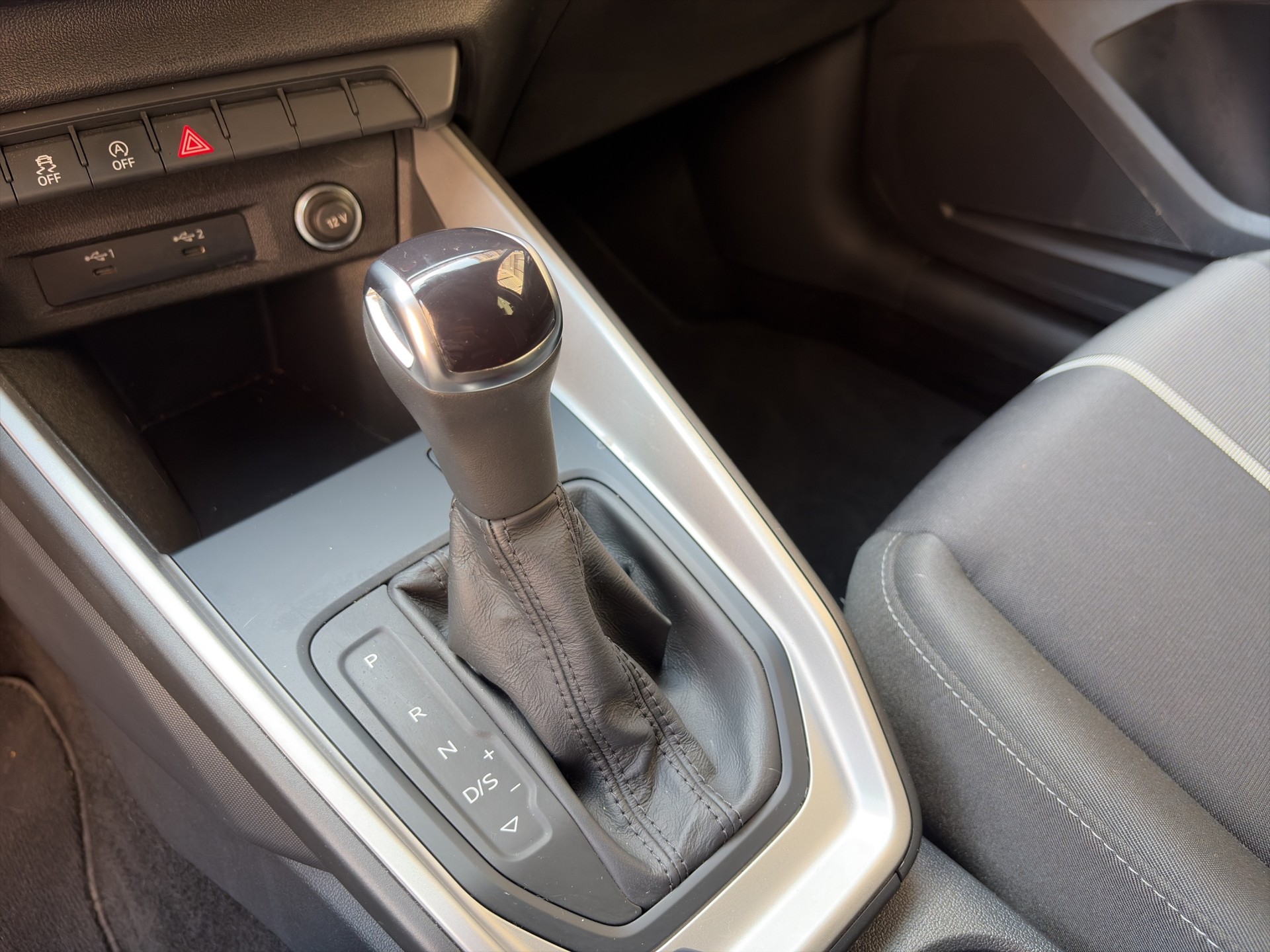 AUDI A1 Sportback 30 TFSI Attraction S-tronic-image-21