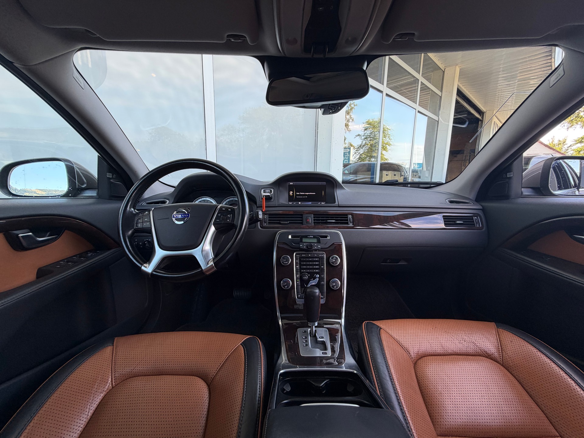 VOLVO V70 D5 AWD Summum Geartronic-image-8