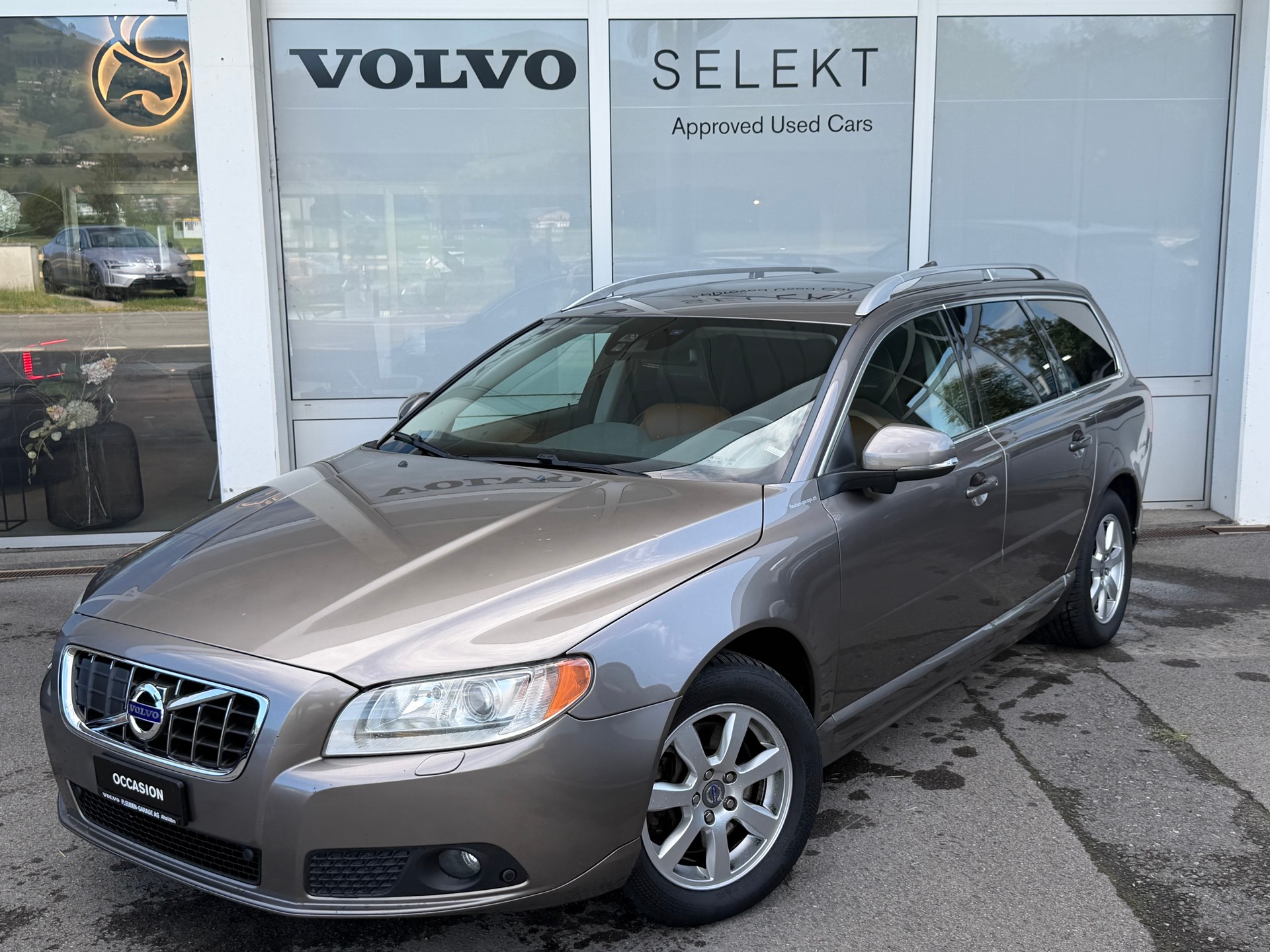 VOLVO V70 D5 AWD Summum Geartronic