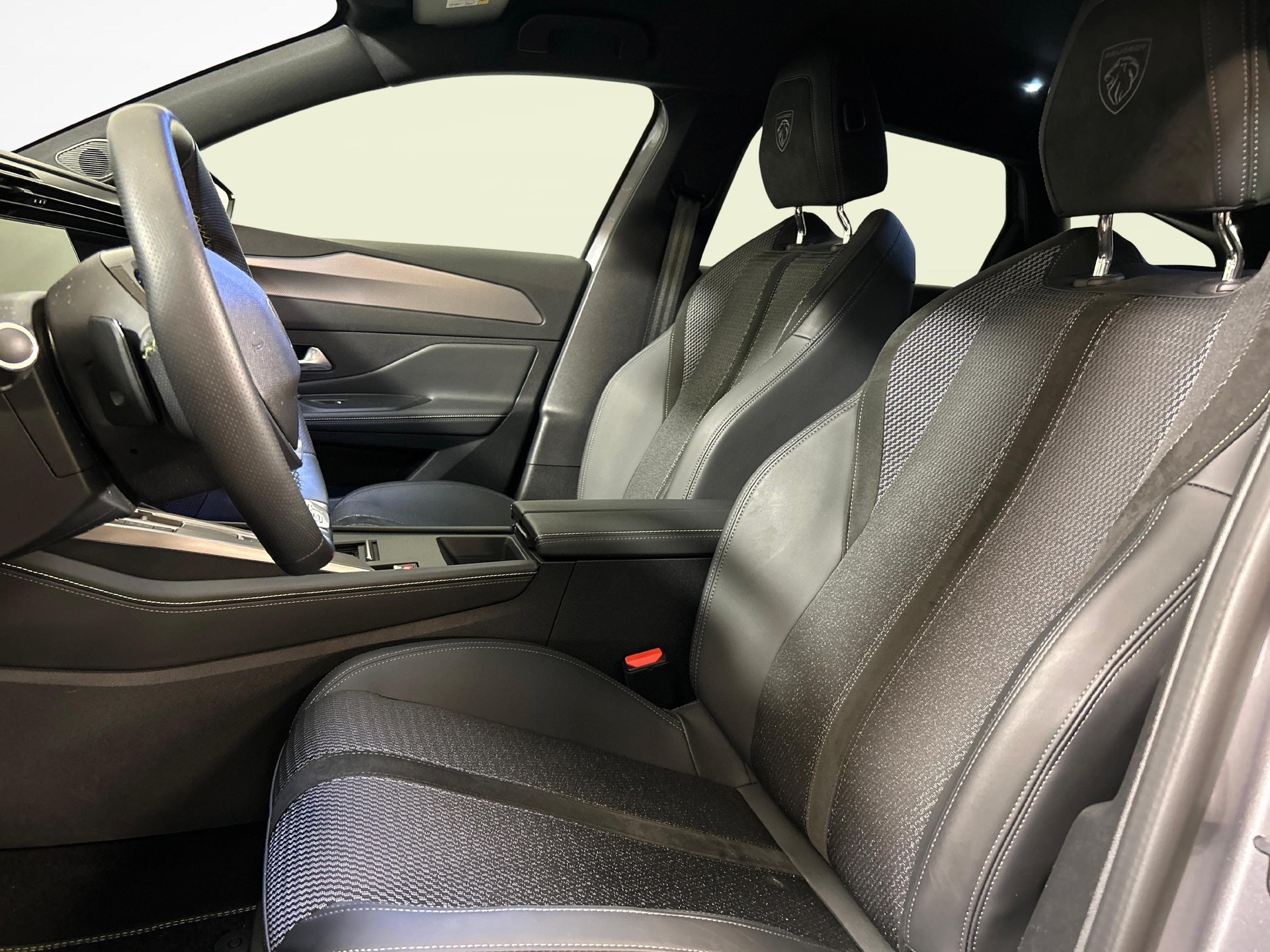 PEUGEOT 308 SW 1.6 PHEV 180 GT-image-3