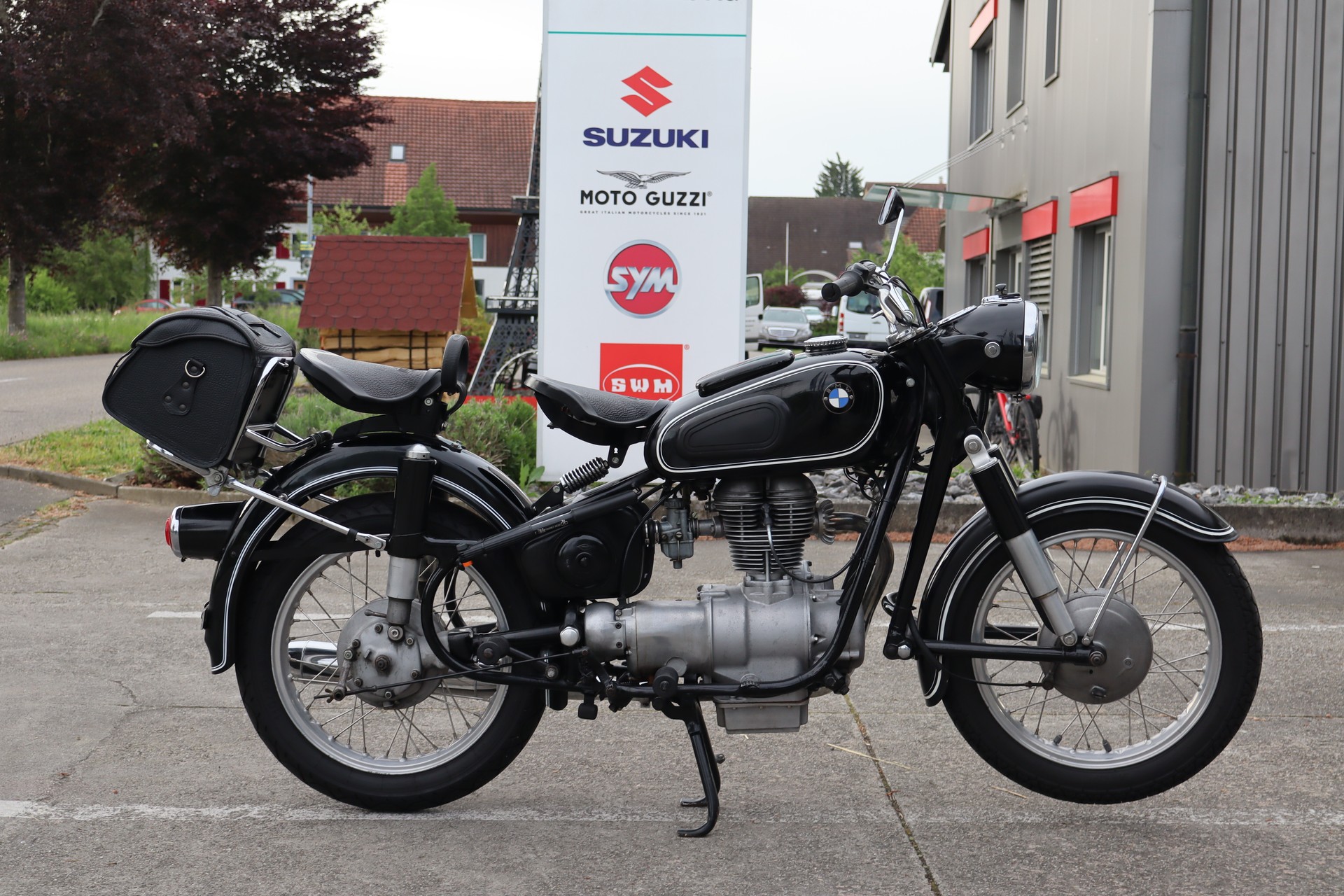 BMW R27-image-0