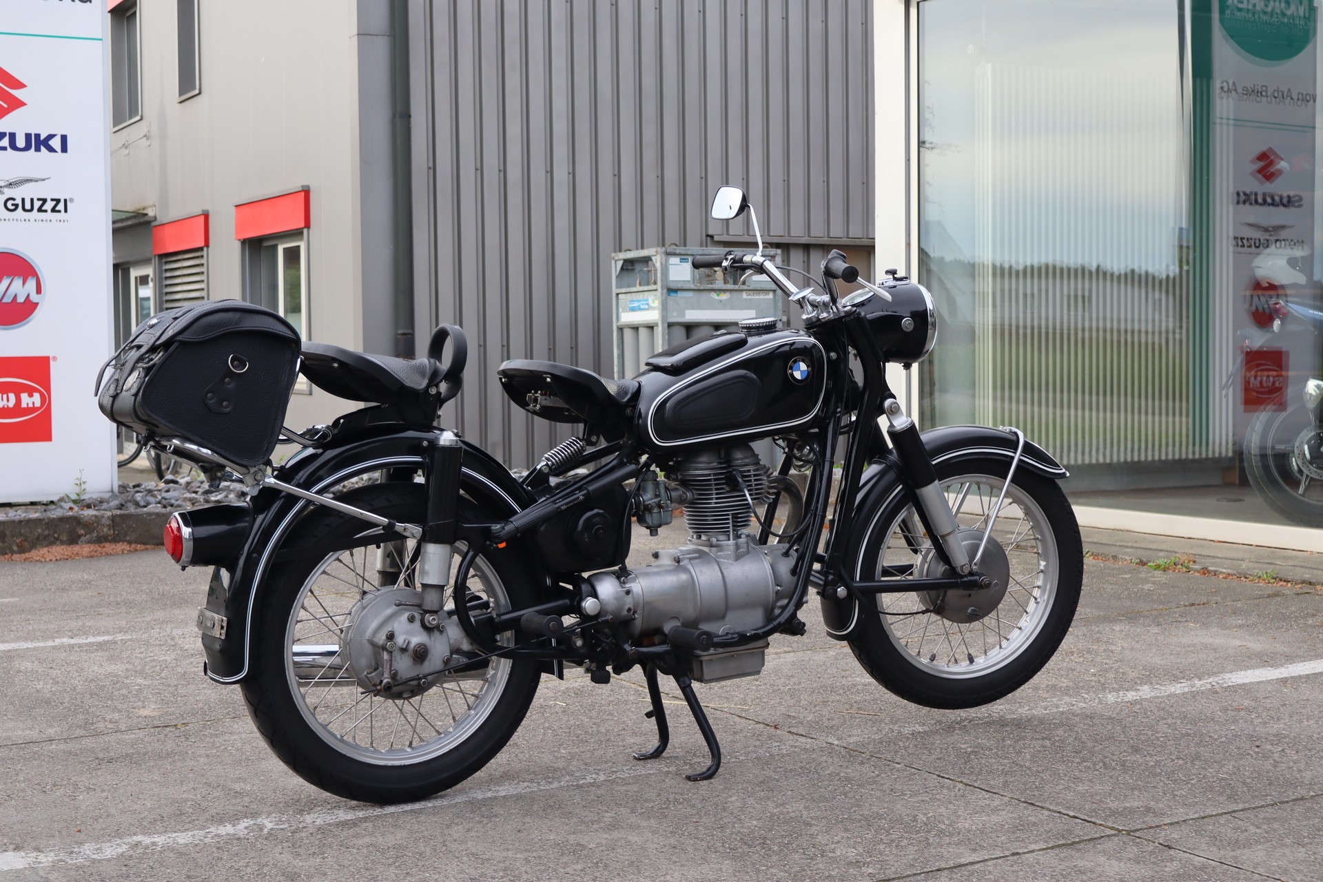 BMW R27-image-2