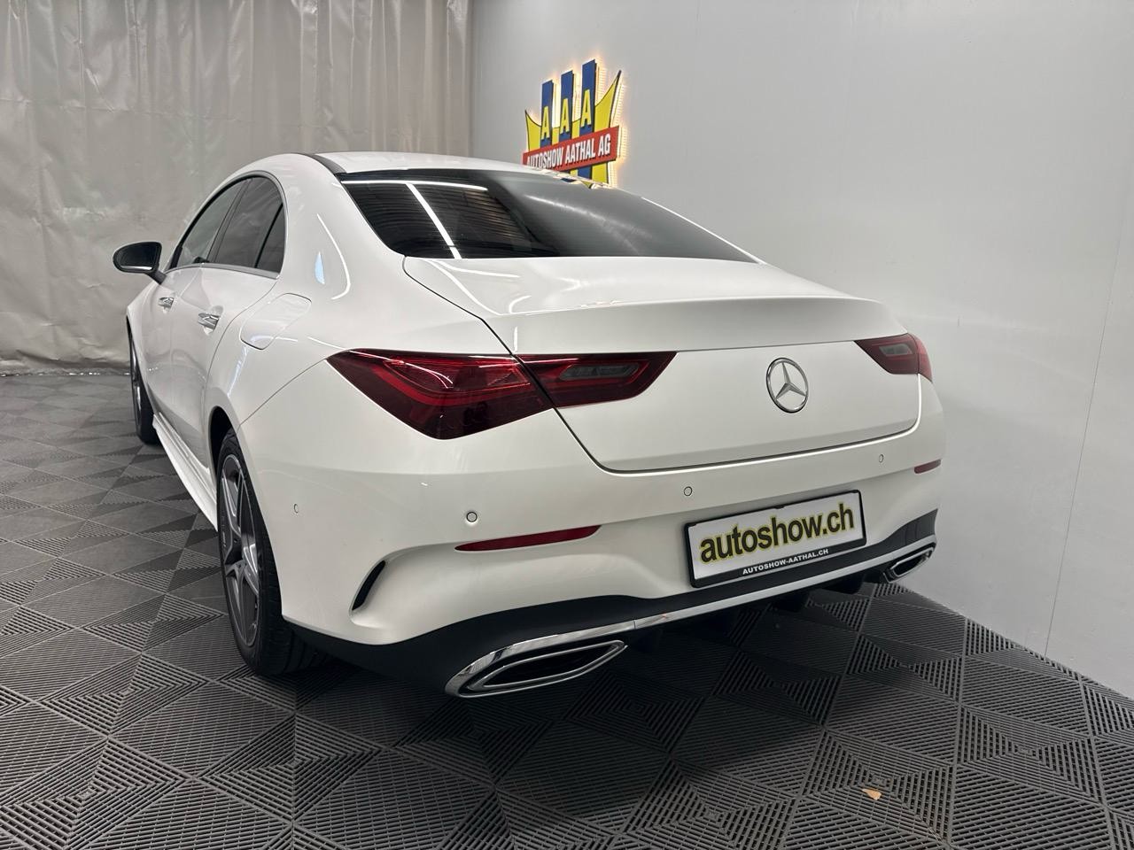 MERCEDES-BENZ CLA 200 AMG DCT-image-12