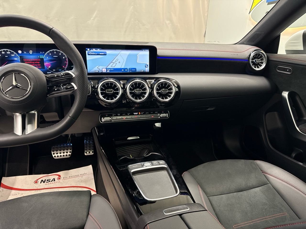 MERCEDES-BENZ CLA 200 AMG DCT-image-8