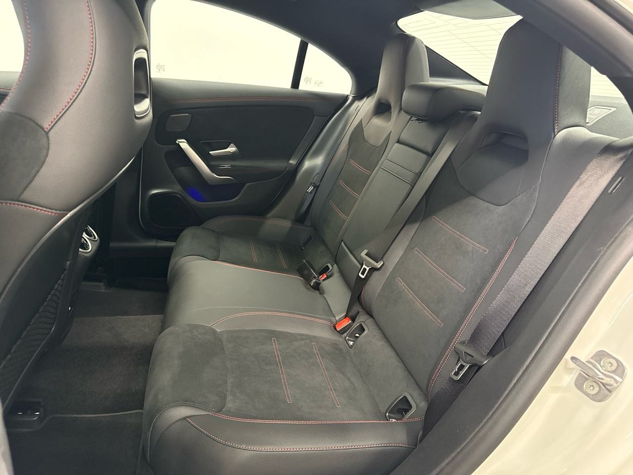 MERCEDES-BENZ CLA 200 AMG DCT-image-7