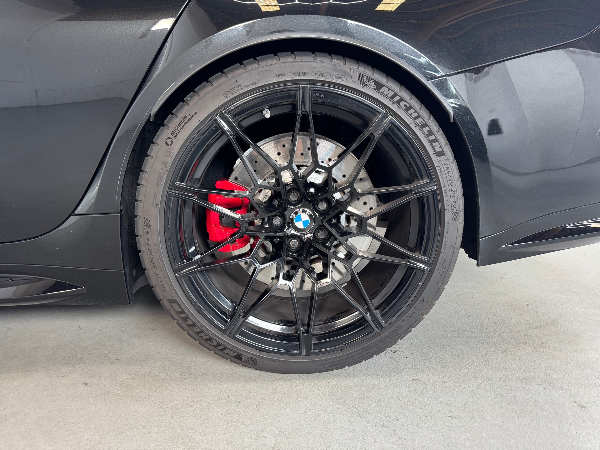 BMW M3 Touring xDrive Competition M-image-8