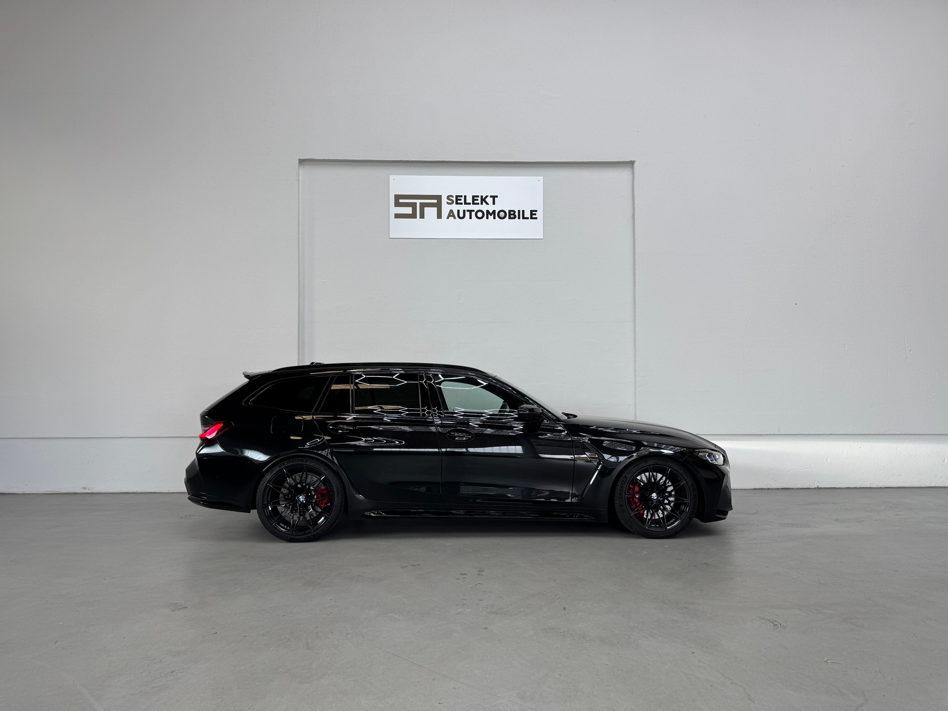BMW M3 Touring xDrive Competition M-image-6