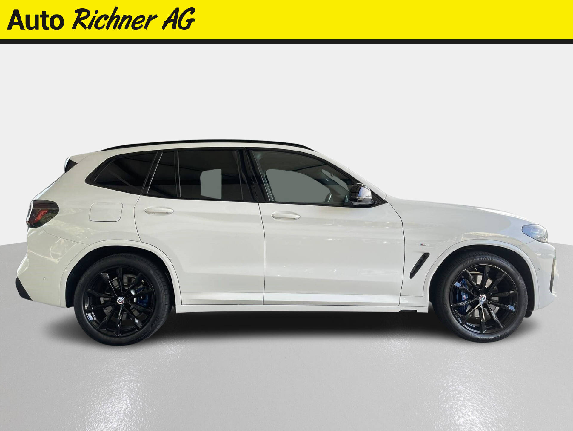 BMW X3 M40d-showroom-element-2