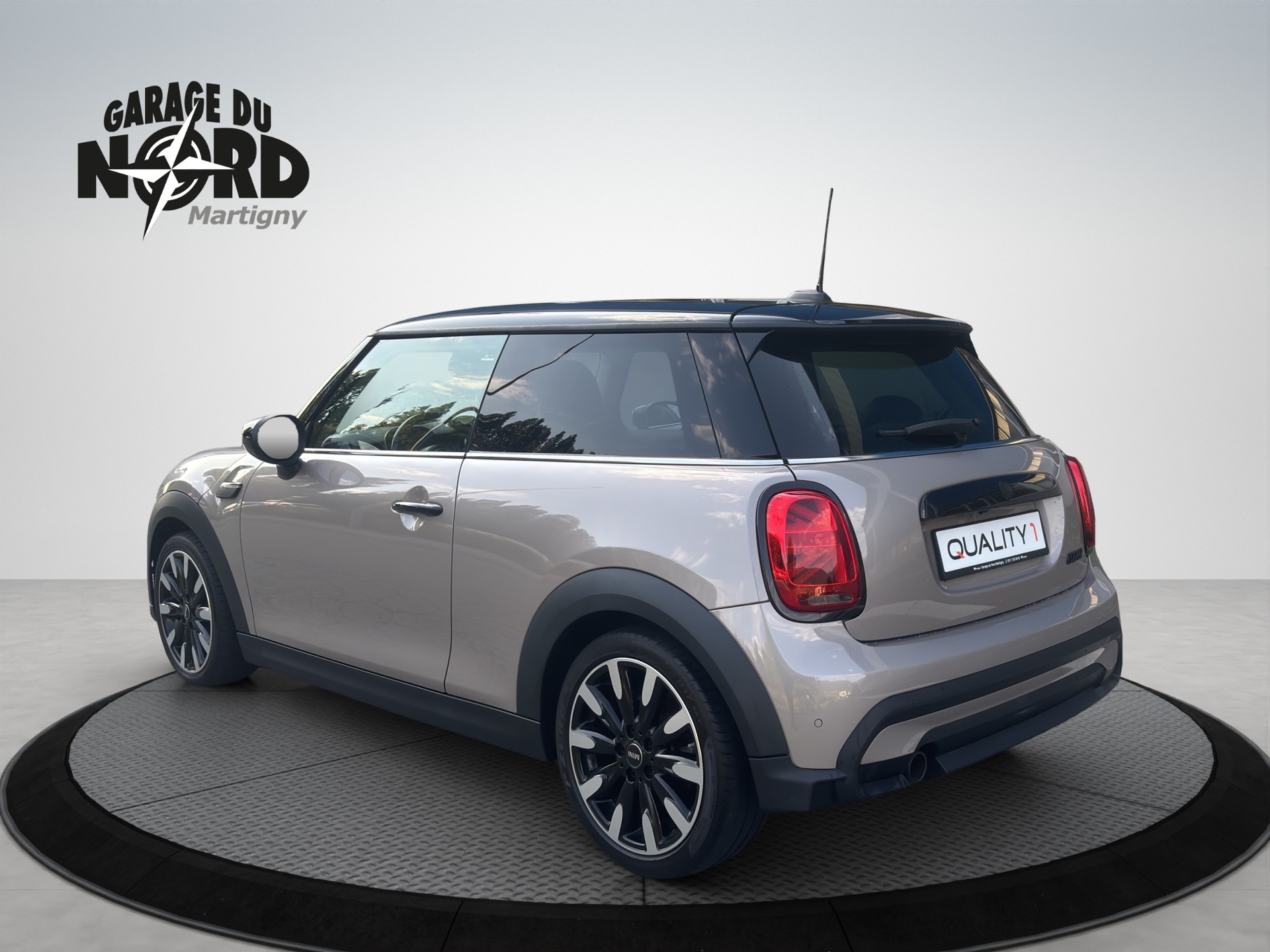 MINI Cooper Steptronic DKG-showroom-element-3
