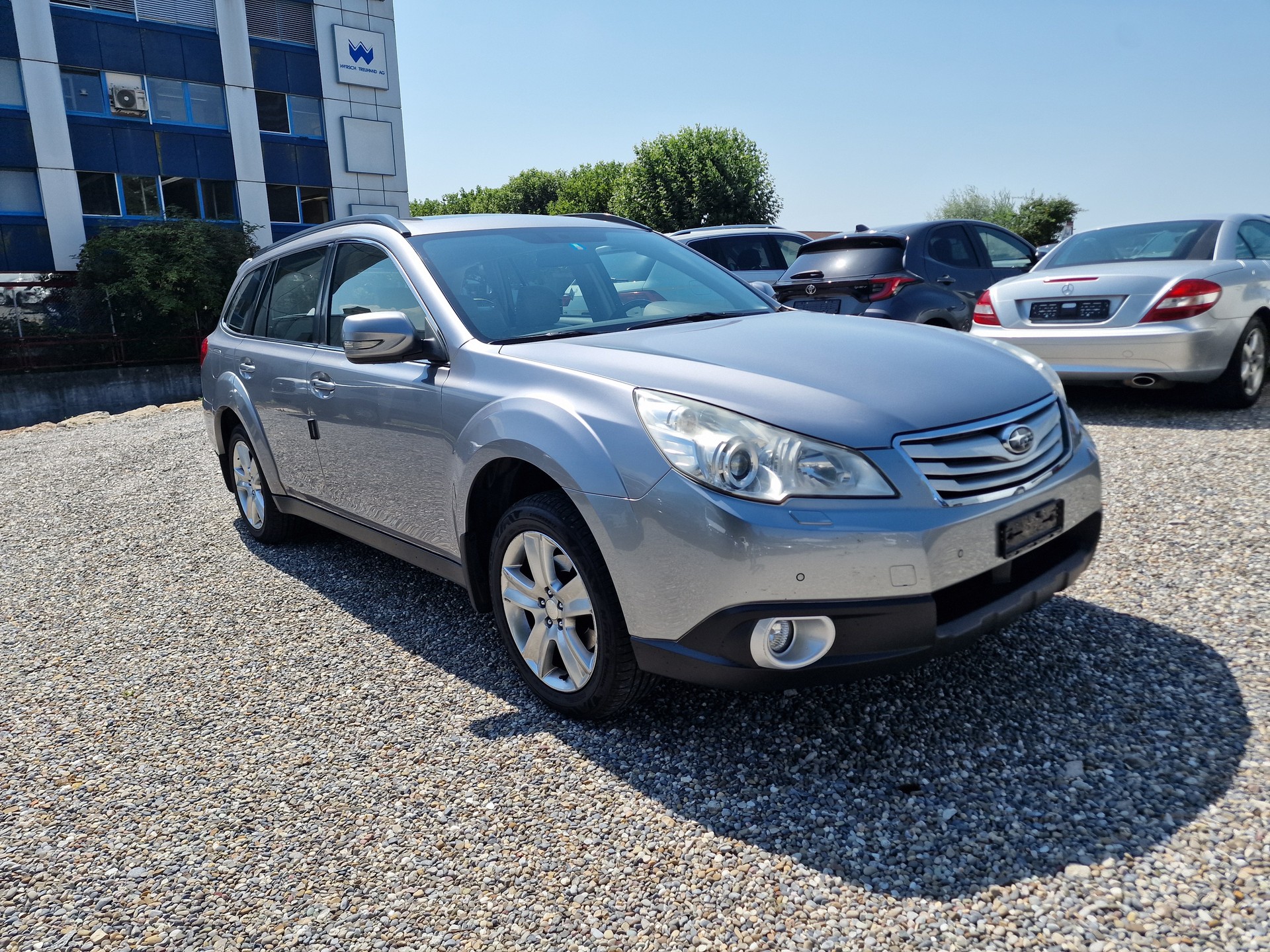SUBARU Outback 2.5i Limited AWD Lineartronic 12Mt Gara MFK Neu AHK-showroom-element-1
