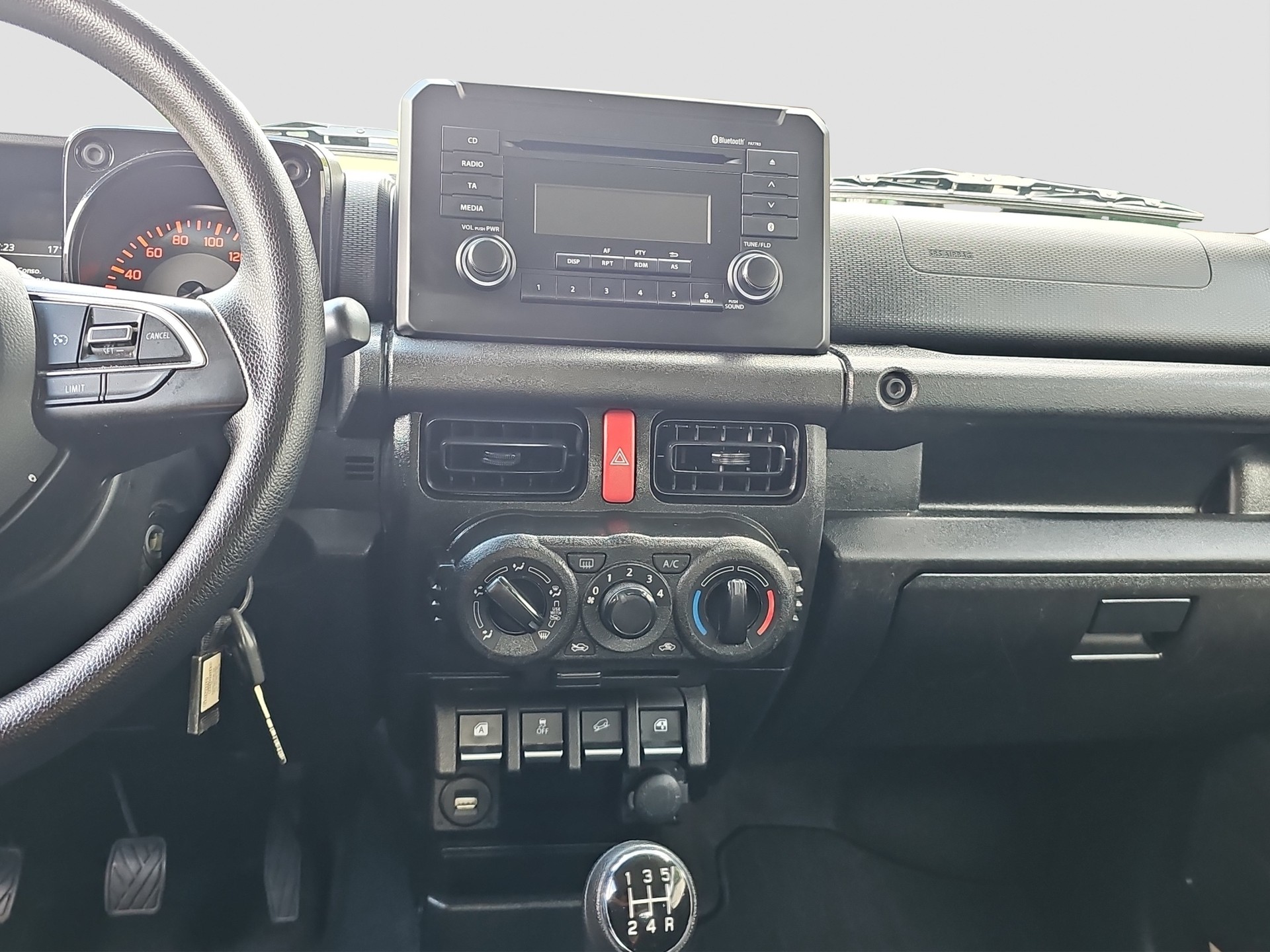 SUZUKI Jimny 1.5 Compact+ 4x4-image-9