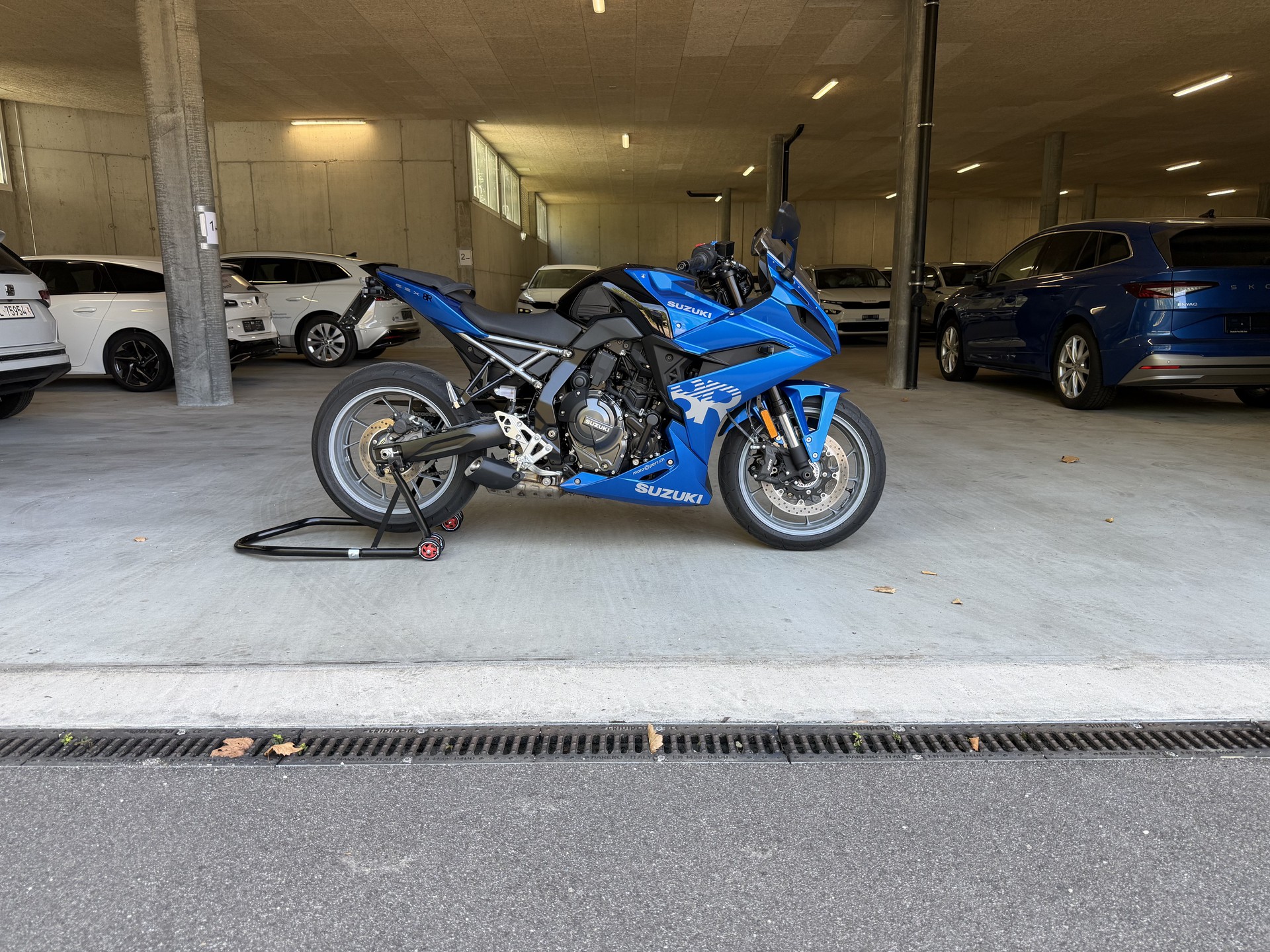SUZUKI GSX 8 R (35kW)-image-0