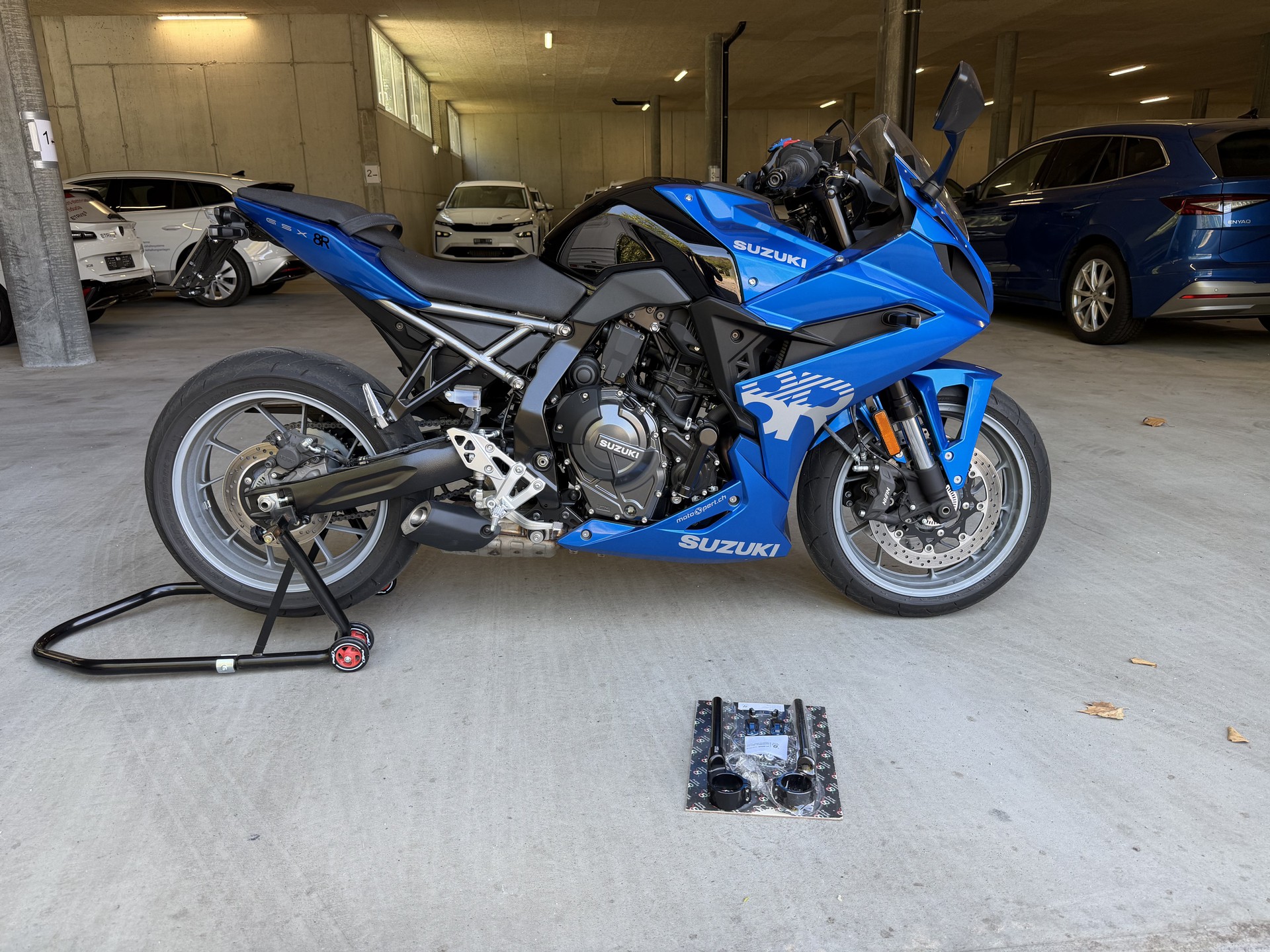 SUZUKI GSX 8 R (35kW)-image-1