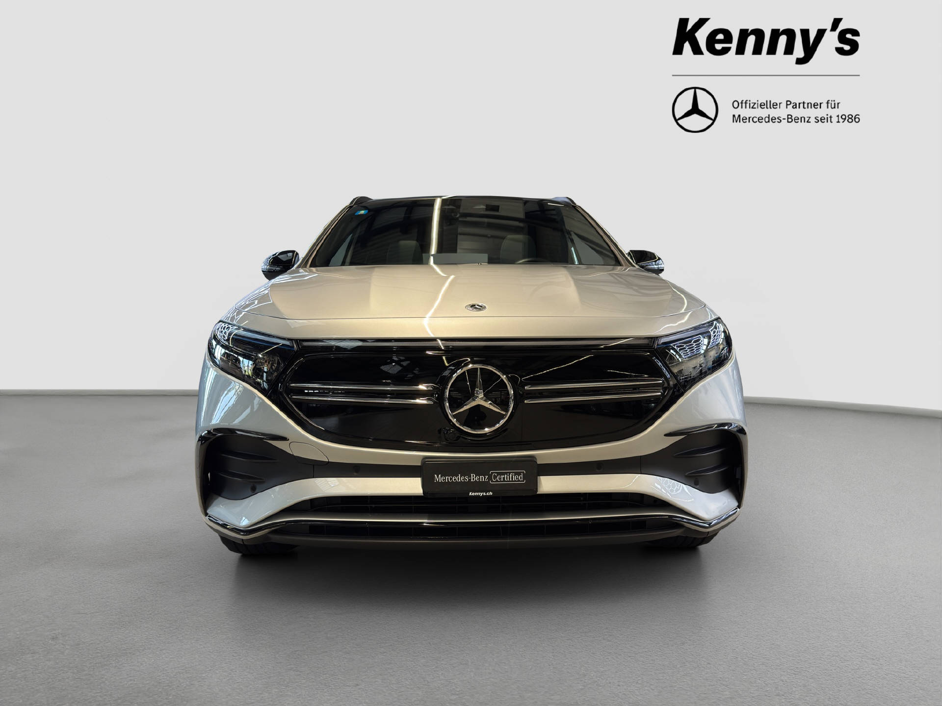 MERCEDES-BENZ EQA 300 Swiss Star AMG Line 4MATIC-showroom-element-2