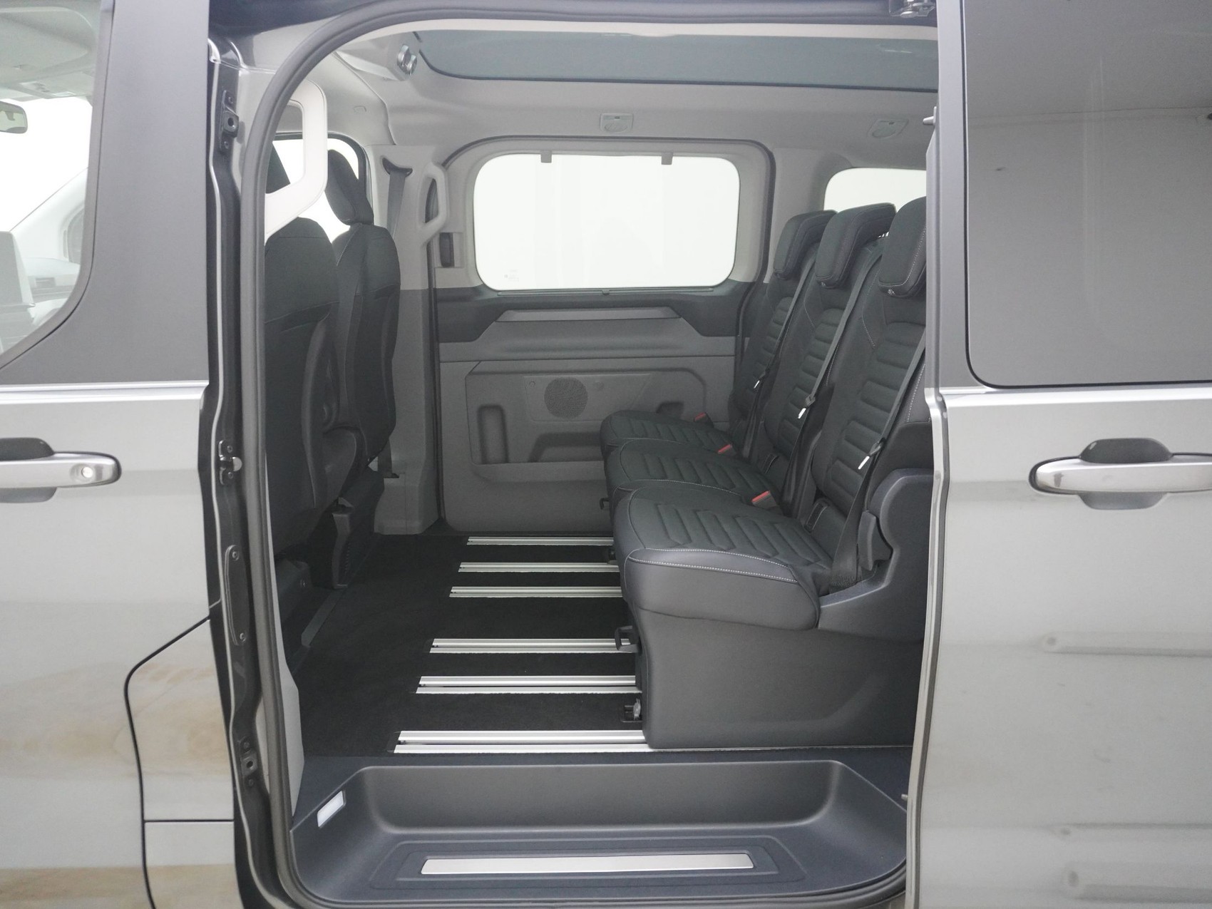 FORD Tourneo Custom 320 L2 2.0 TDCI 4x4 Titanium X-image-14