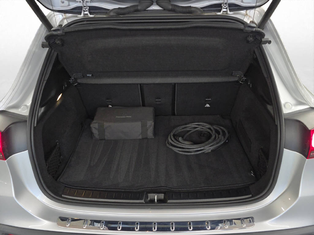MERCEDES-BENZ EQA 350 AMG Line 4Matic-image-8