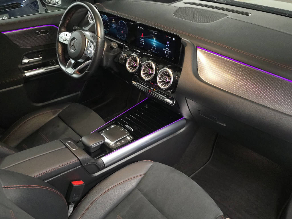 MERCEDES-BENZ EQA 350 AMG Line 4Matic-image-11