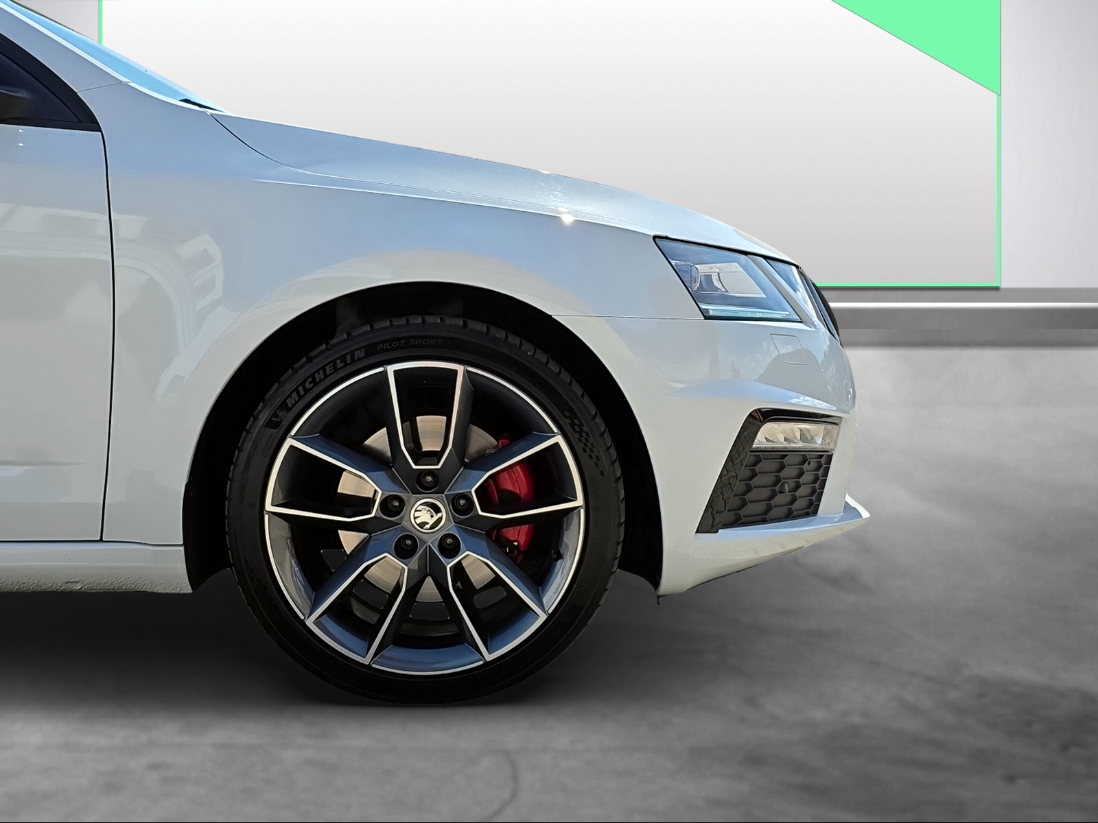 SKODA Octavia Combi 2.0 TDI RS 4x4 DSG-image-14